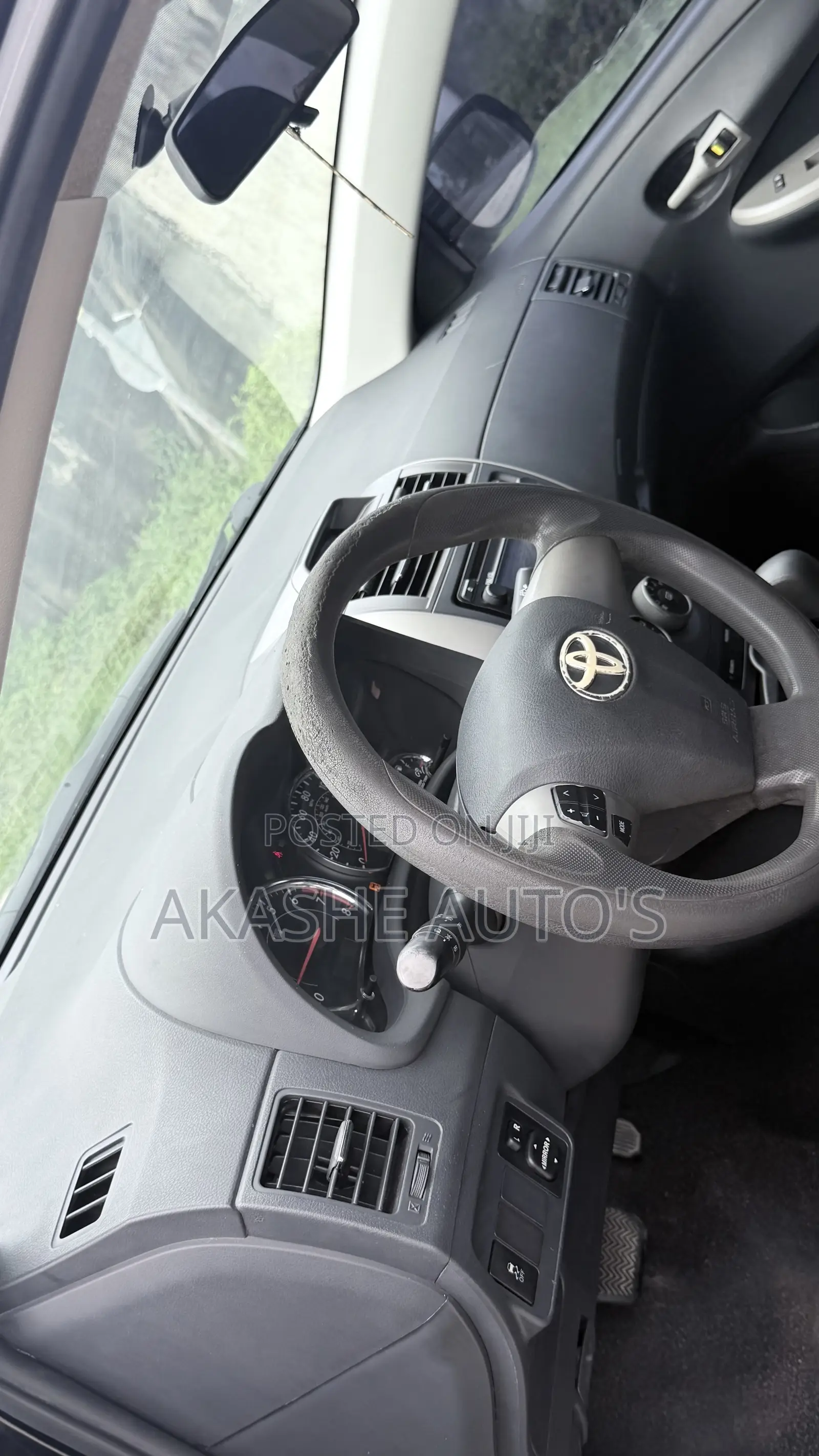 Toyota Corolla LE 4dr Sedan (1.8L 4cyl 4A) 2012 Black