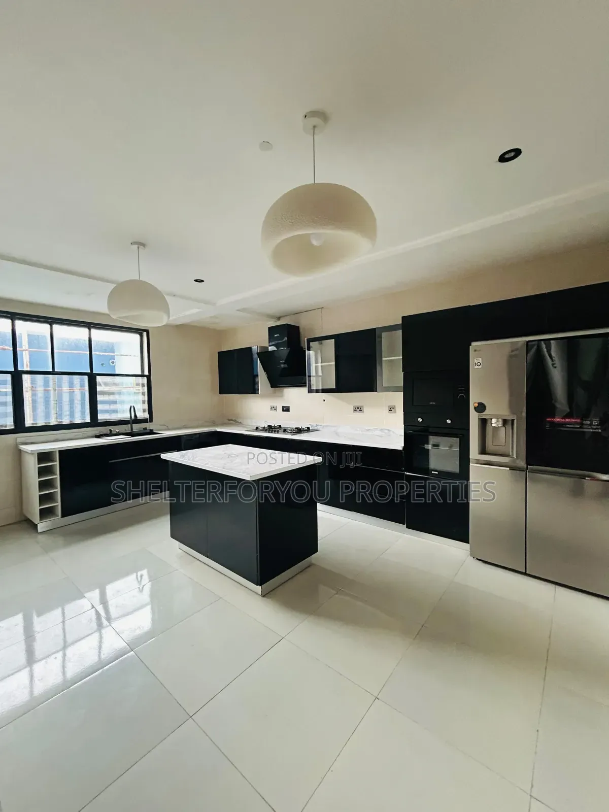 3bdrm House in Lekki Phase 1 for sale