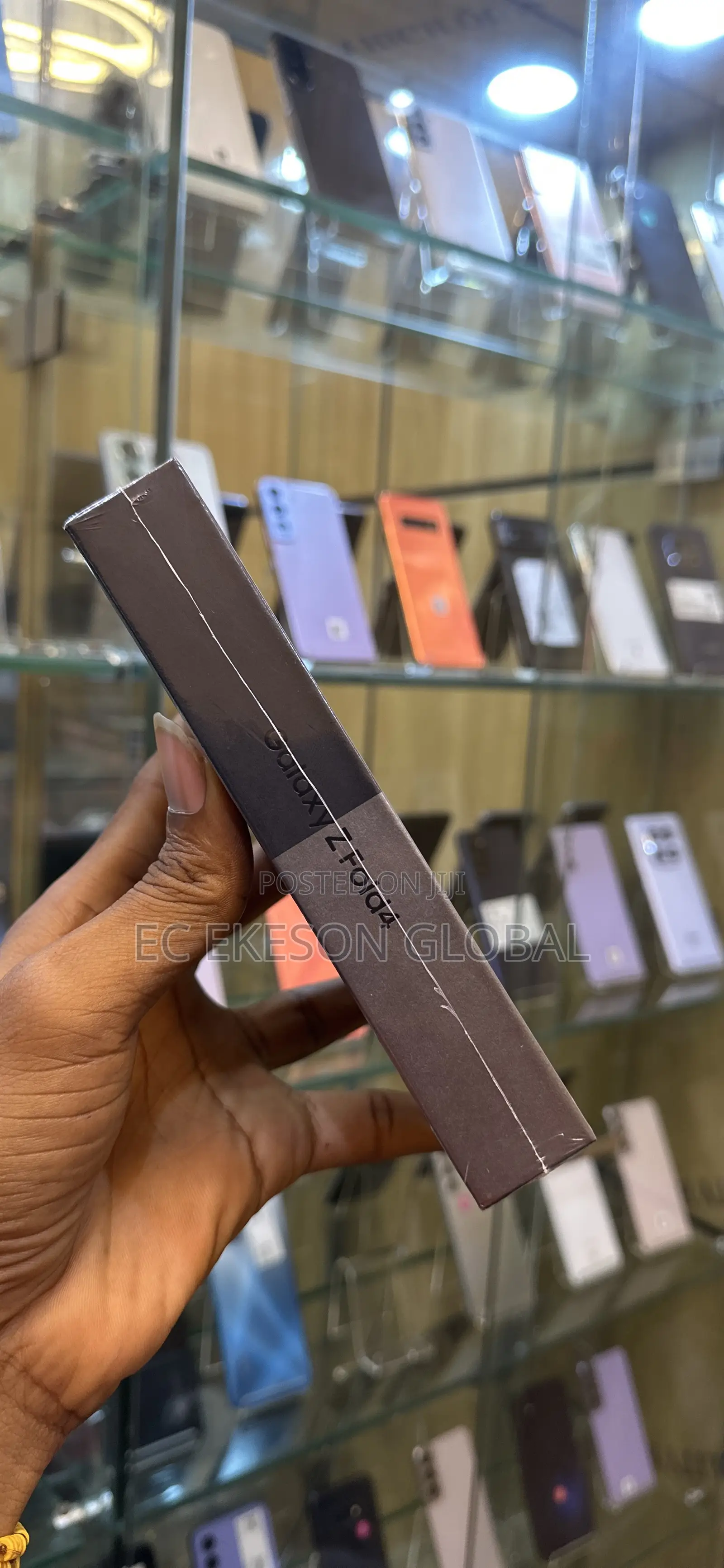 New Samsung Galaxy Z Fold4 256 GB Gold