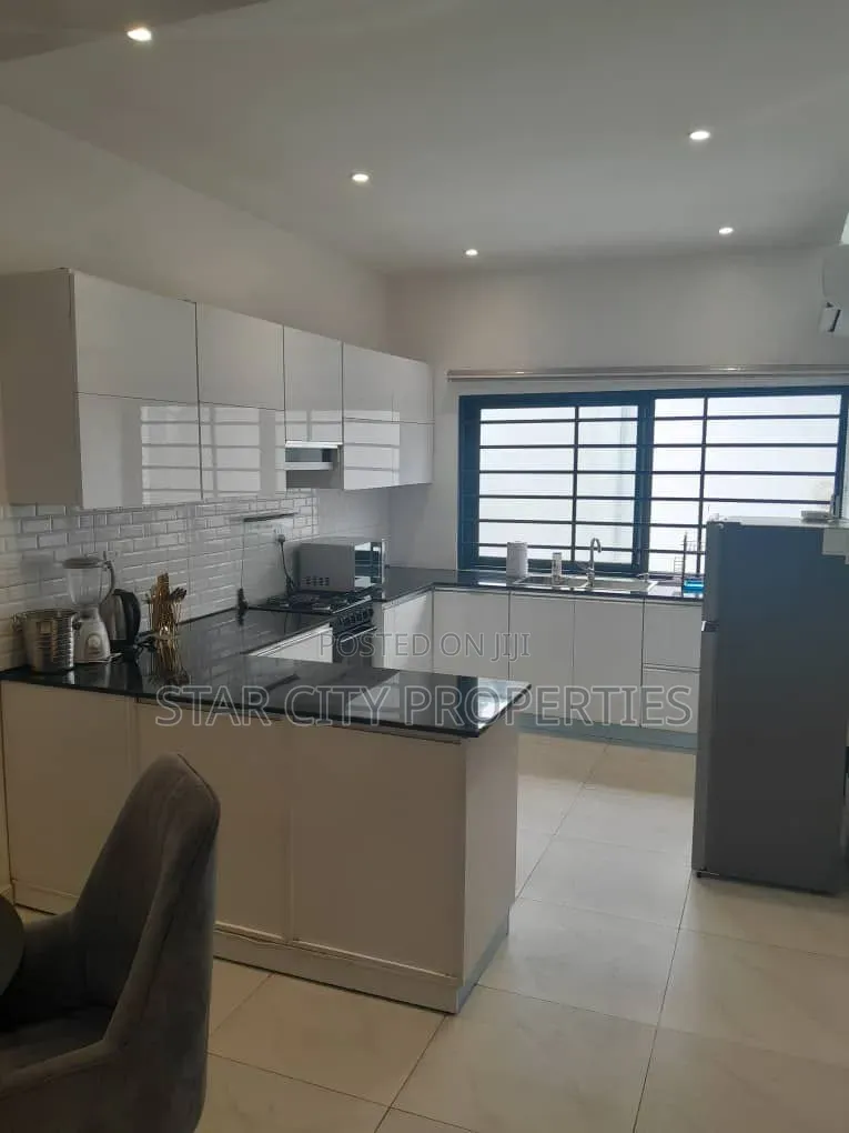5bdrm Townhouse / Terrace in Ikeja Lagos for rent