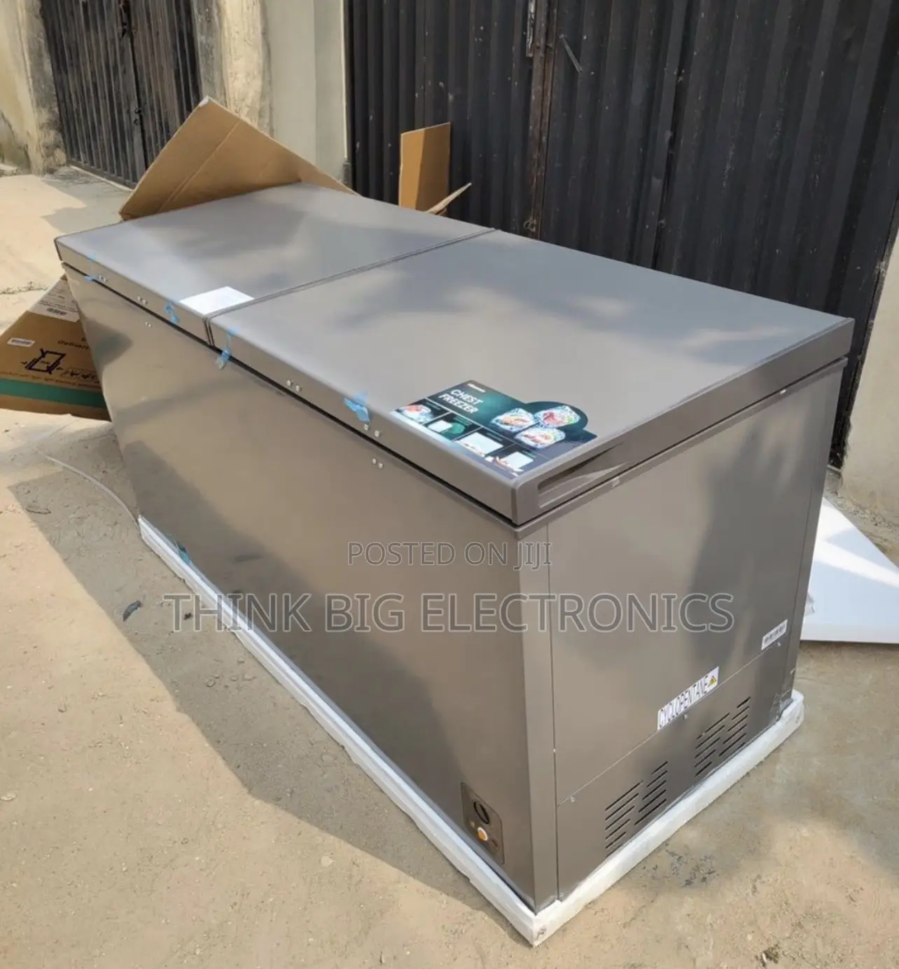 Brand New Hisense 420L Double Door Chest Freezer - Silver