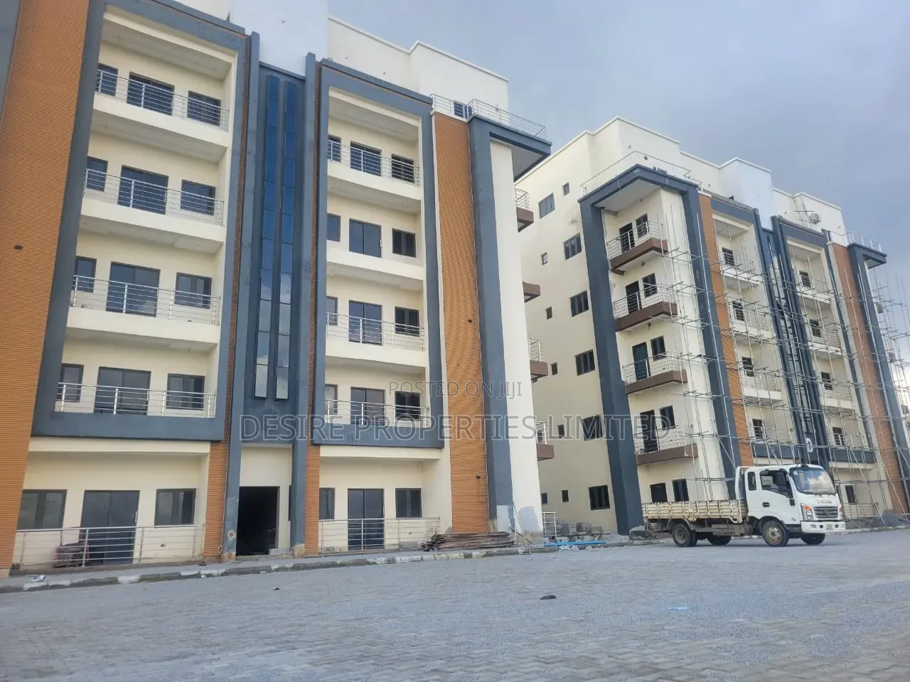 2bdrm Block of Flats in River Park Estate, Sabon Lugbe for sale