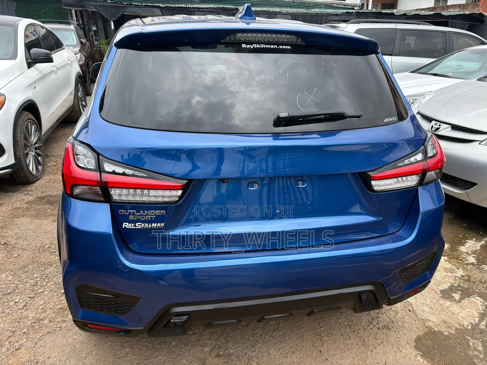 Mitsubishi Outlander 2020 Blue