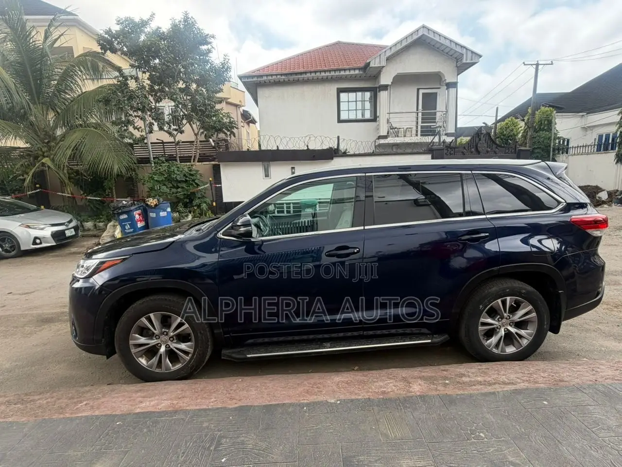 Toyota Highlander LE V6 4x2 (3.5L 6cyl 6A) 2016 Blue