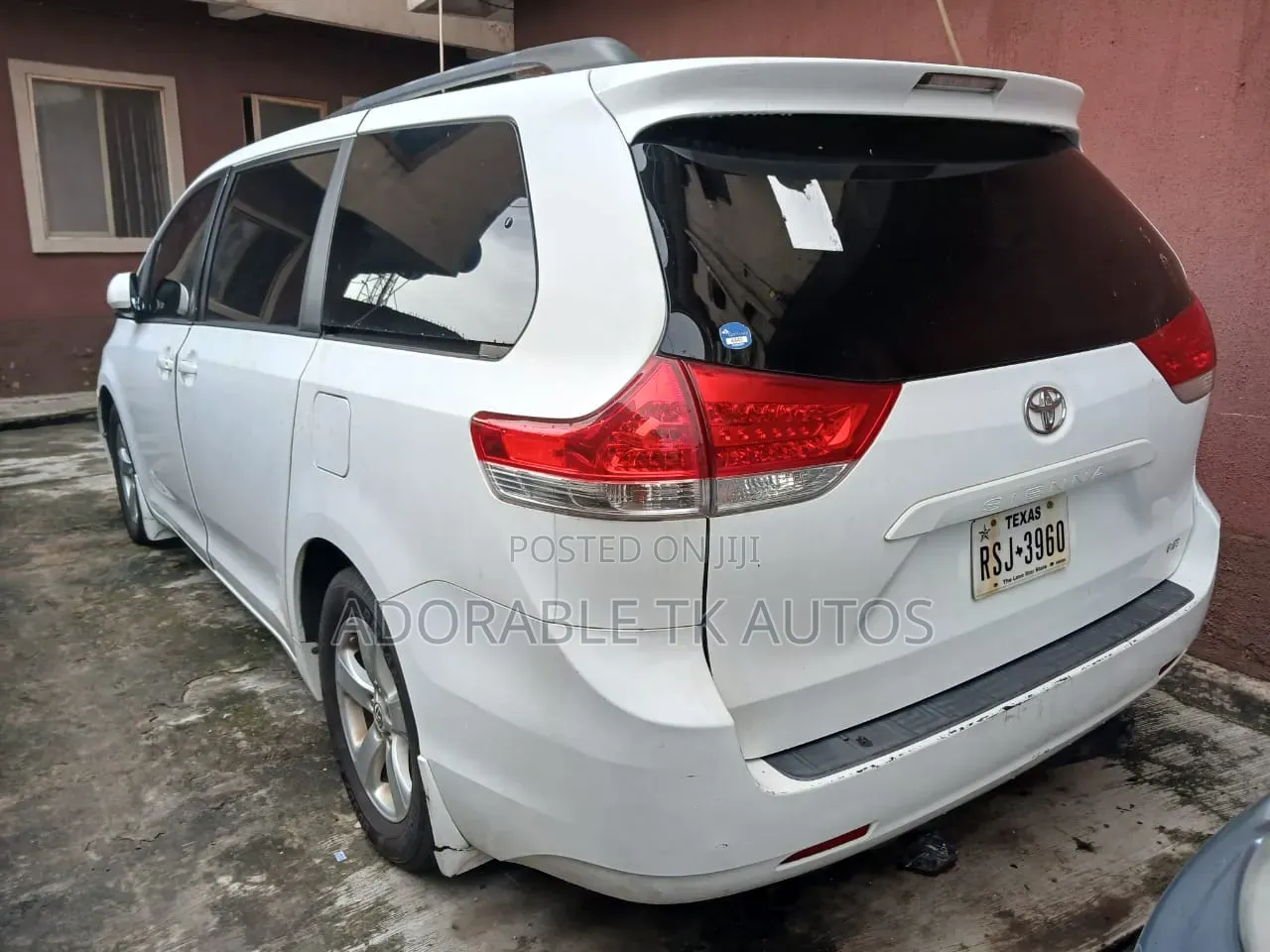 Toyota Sienna 2011 White
