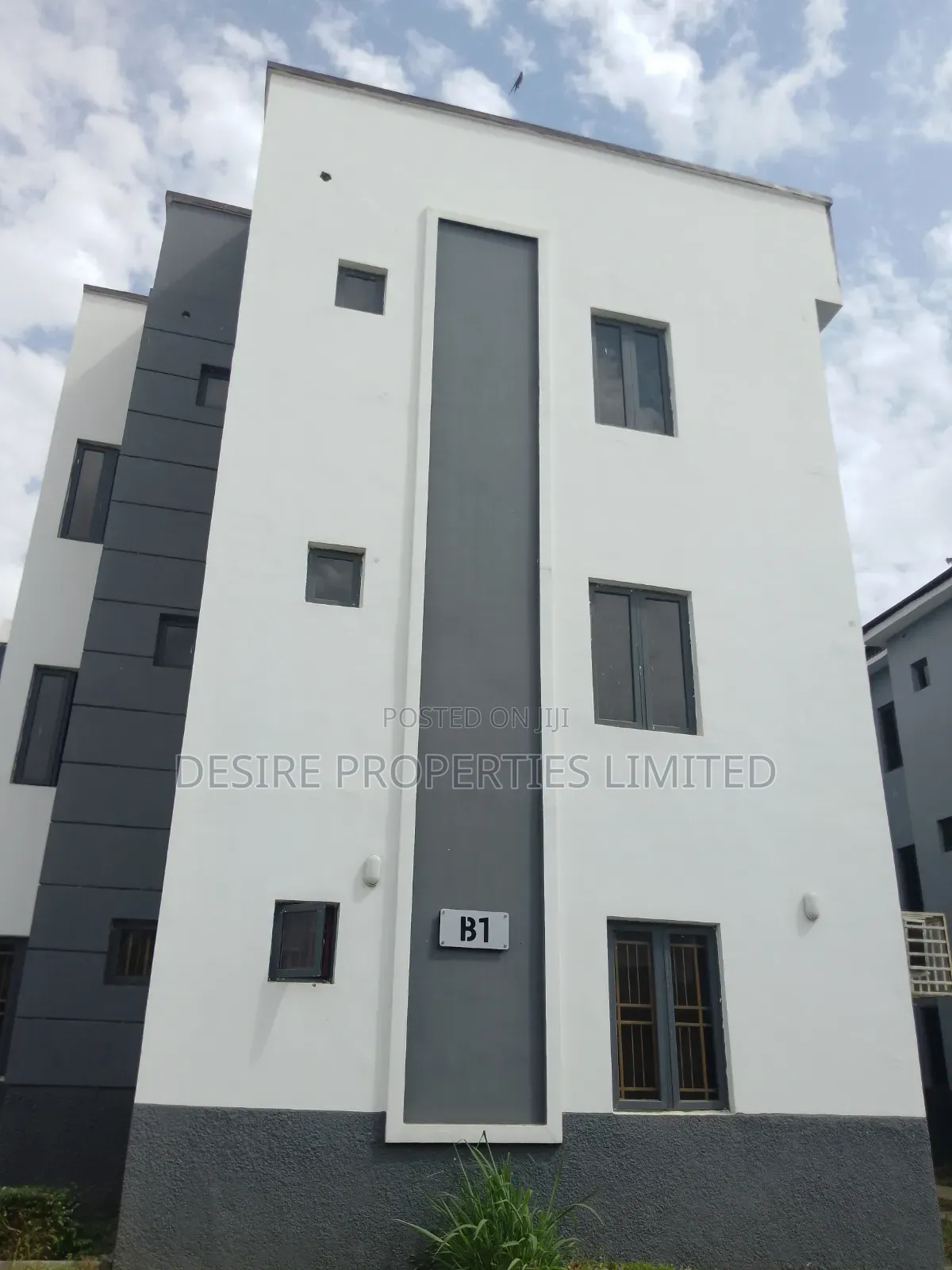 2bdrm Block of Flats in River Park Estate, Sabon Lugbe for sale