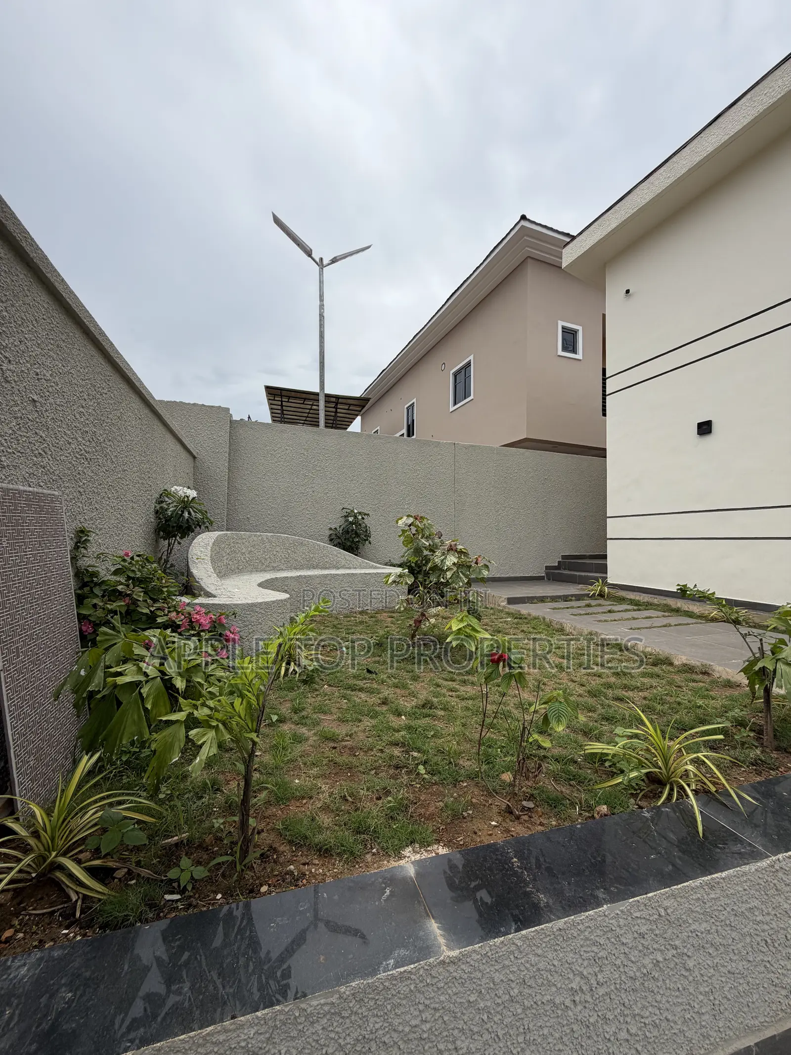 4bdrm Bungalow in Centenary City, Enugu for sale