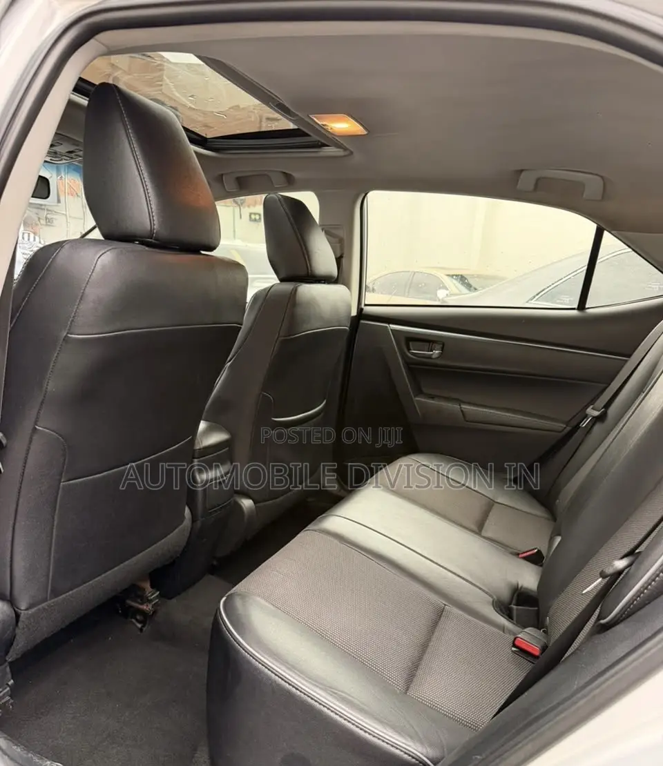 Toyota Corolla S 4dr Sedan (1.8L 4cyl CVT) 2015 Silver