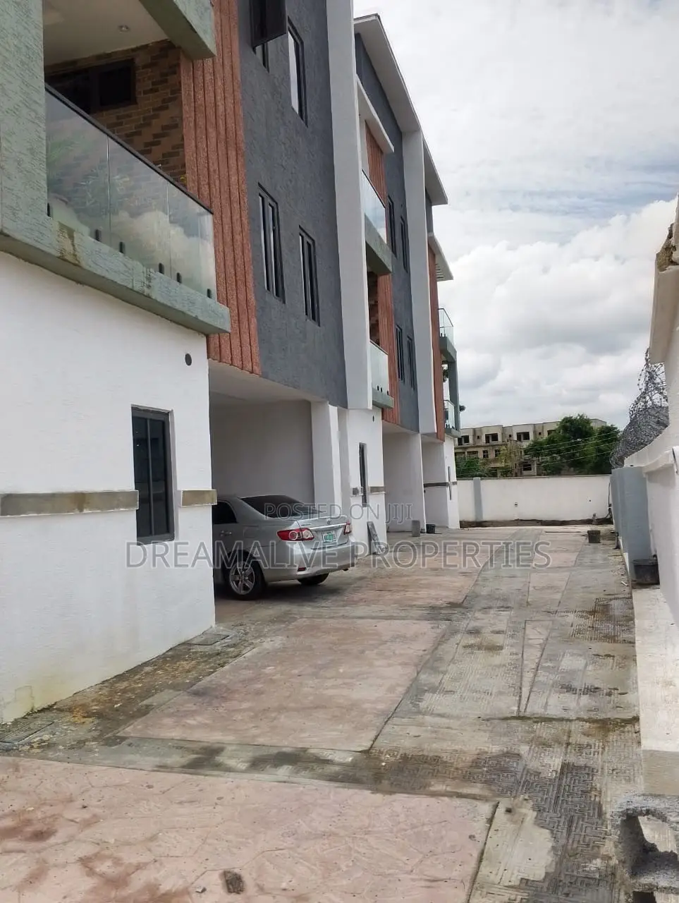 4bdrm Duplex in Life Camp for rent