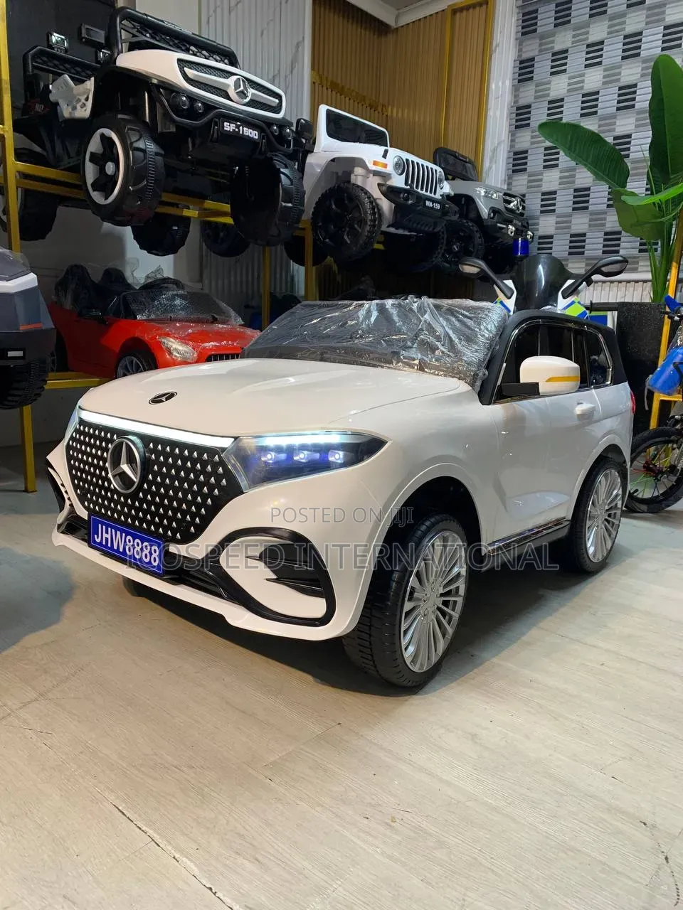 White Mercedes-Benz Electric KidsCar With Bluetooth Remote Age 1-10