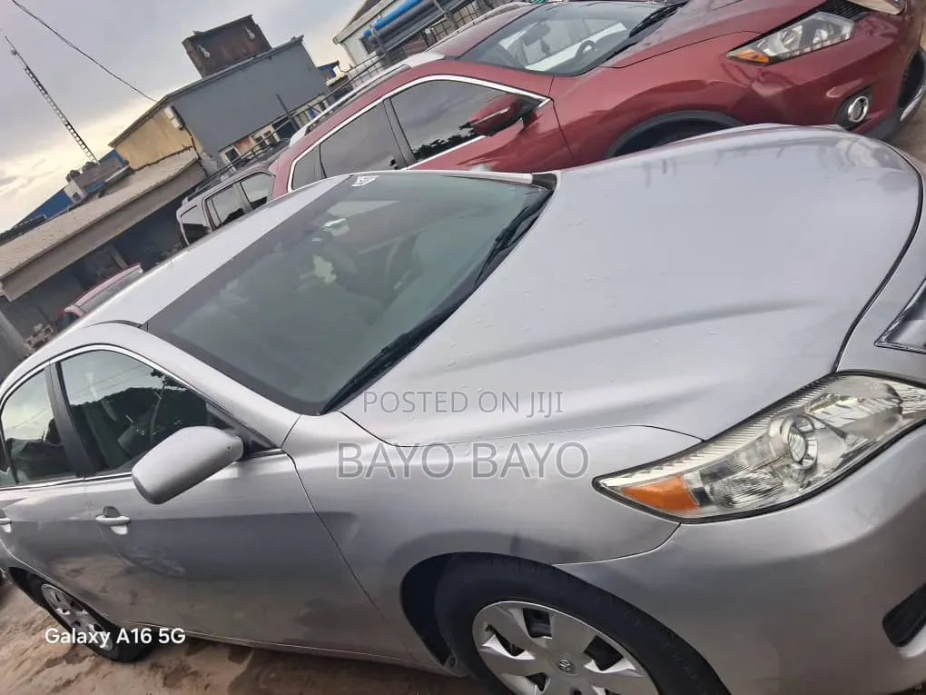 Toyota Camry 2011 Silver