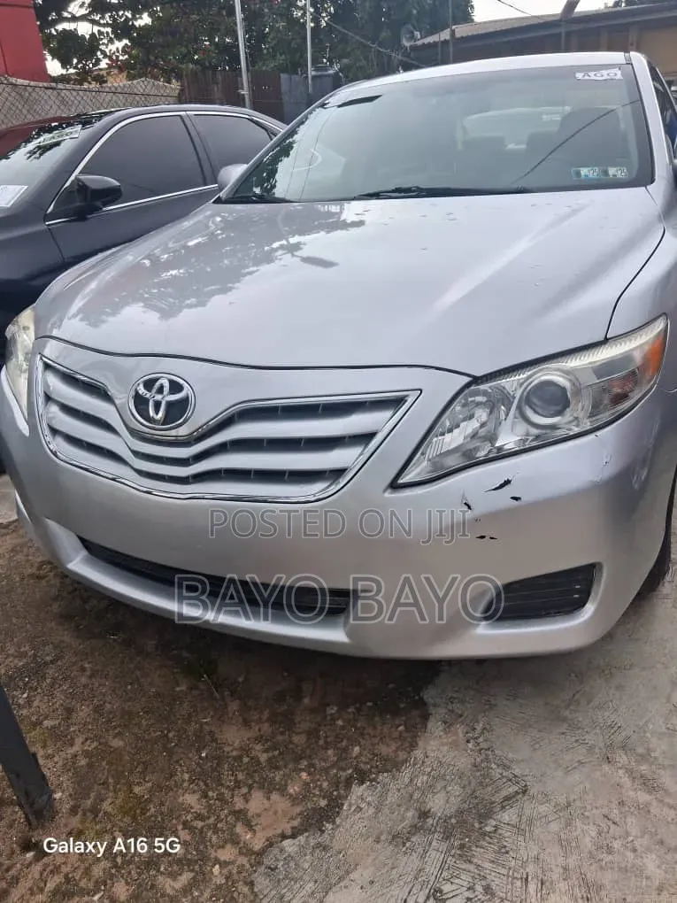 Toyota Camry 2011 Silver
