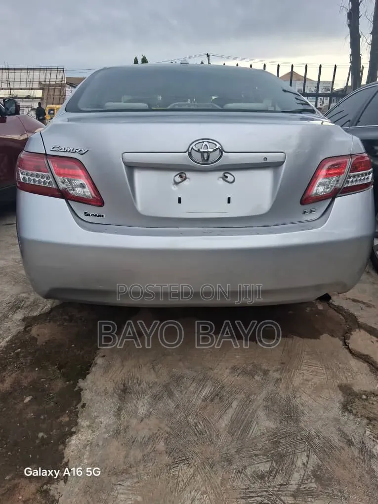 Toyota Camry 2011 Silver