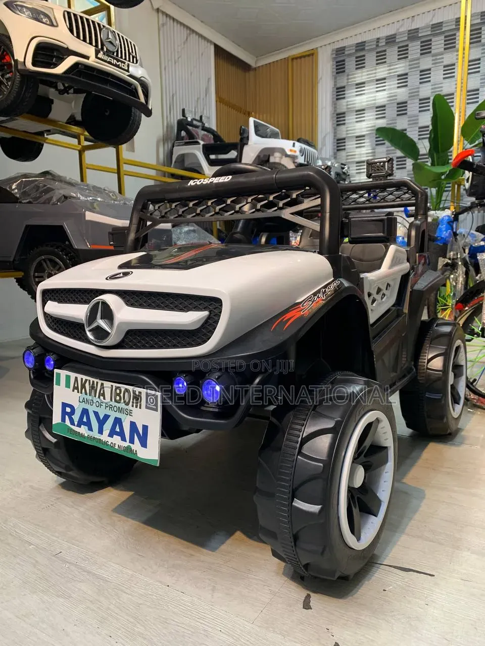 White Mercedes-Benz Jeep Wrangler for Kids Age 1-7 With Remote Remote