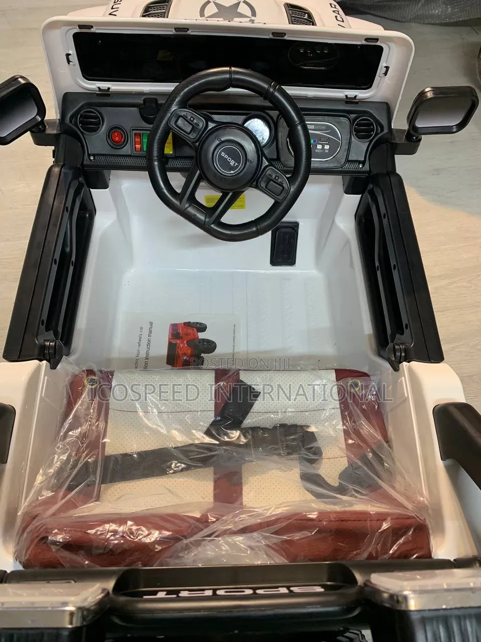 White Jeep Wrangler for Kids Age 1-7 With Bluetooth and Remote Control