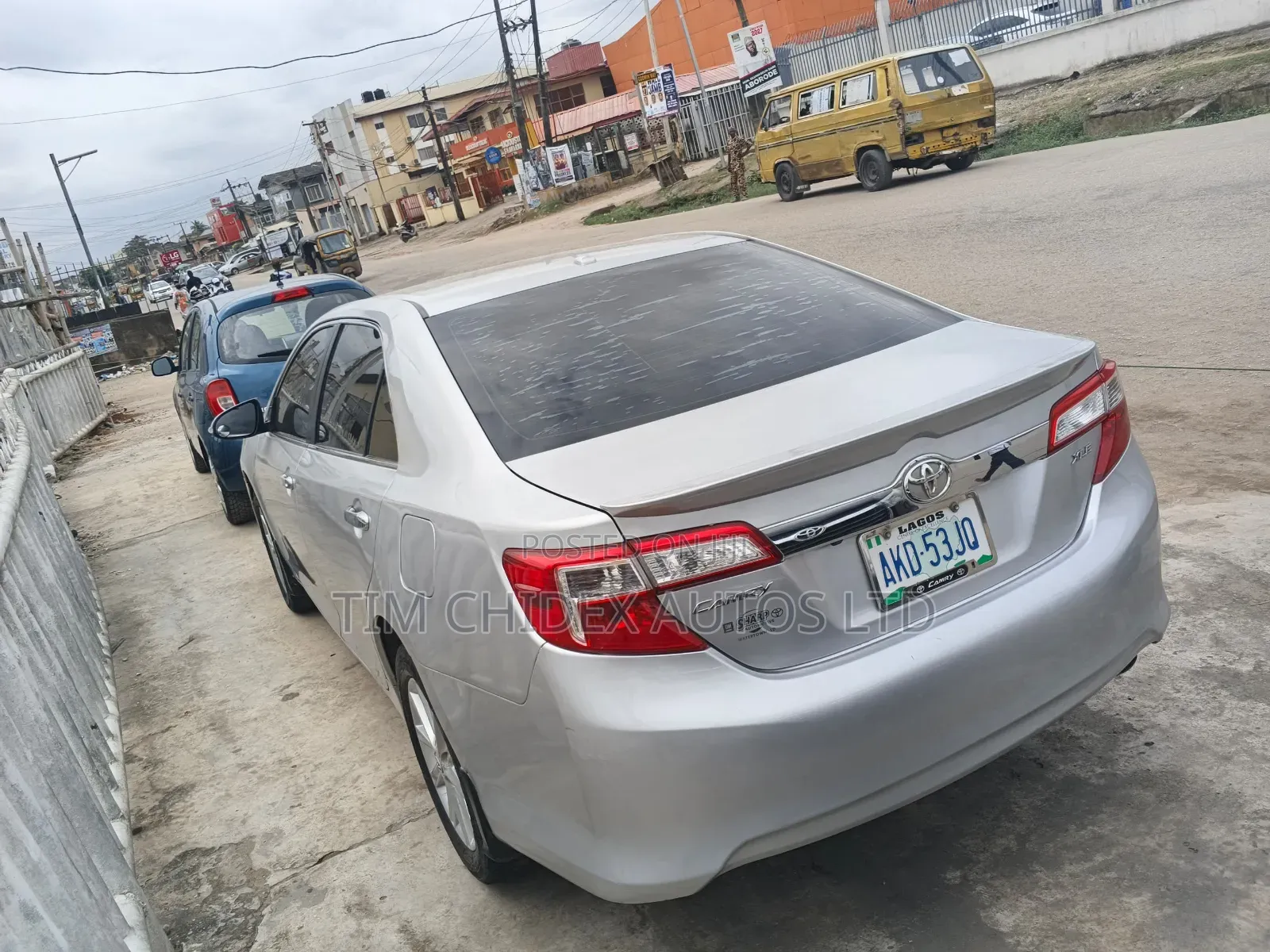 Toyota Camry XLE 4dr Sedan (2.5L 4cyl 6A) 2013 Silver