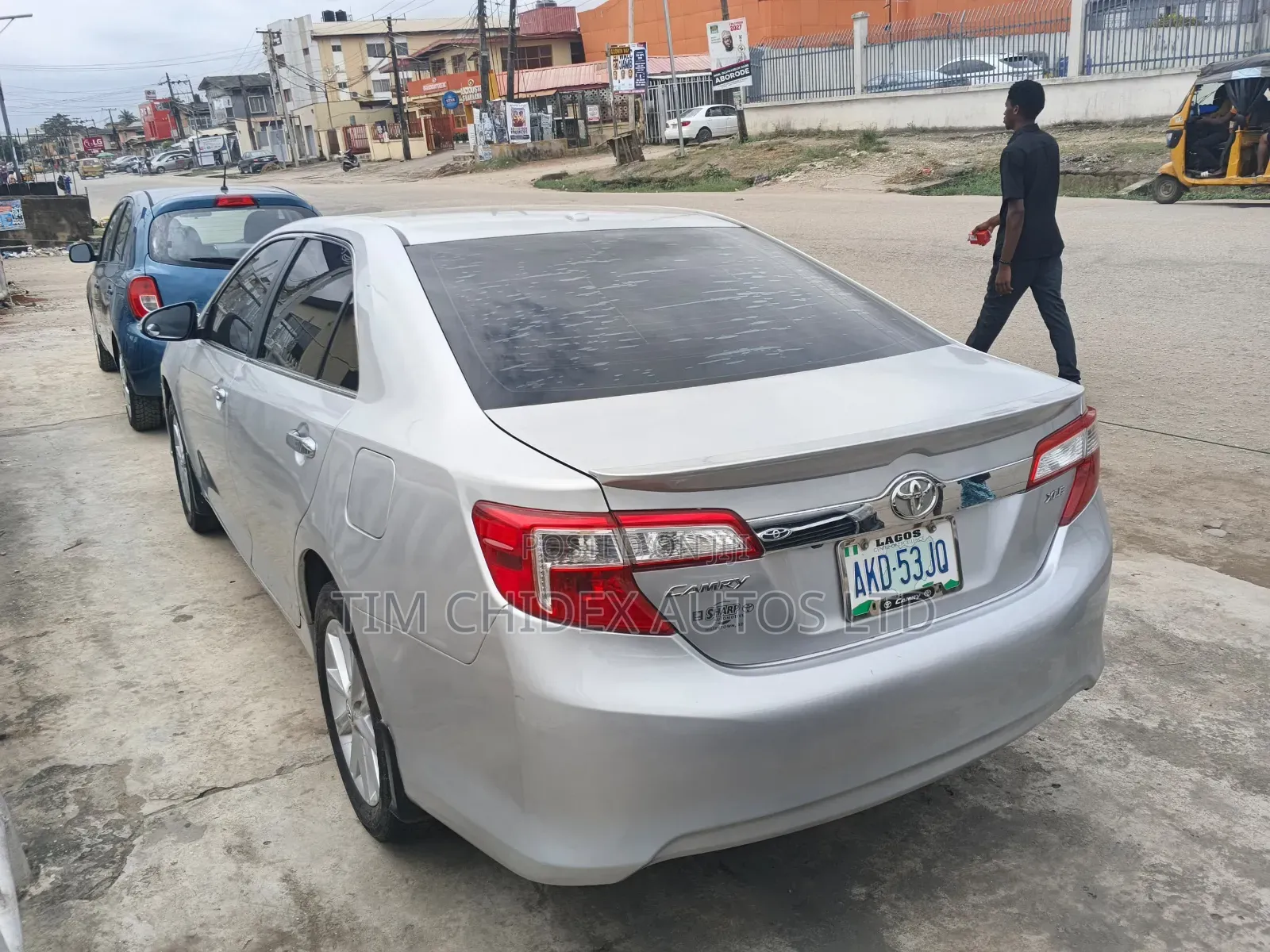 Toyota Camry XLE 4dr Sedan (2.5L 4cyl 6A) 2013 Silver