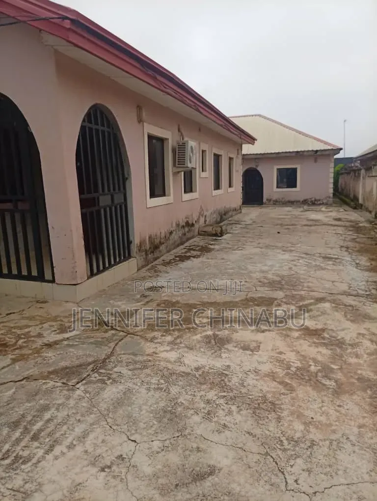 Furnished 9bdrm Bungalow in Dei-Dei for sale