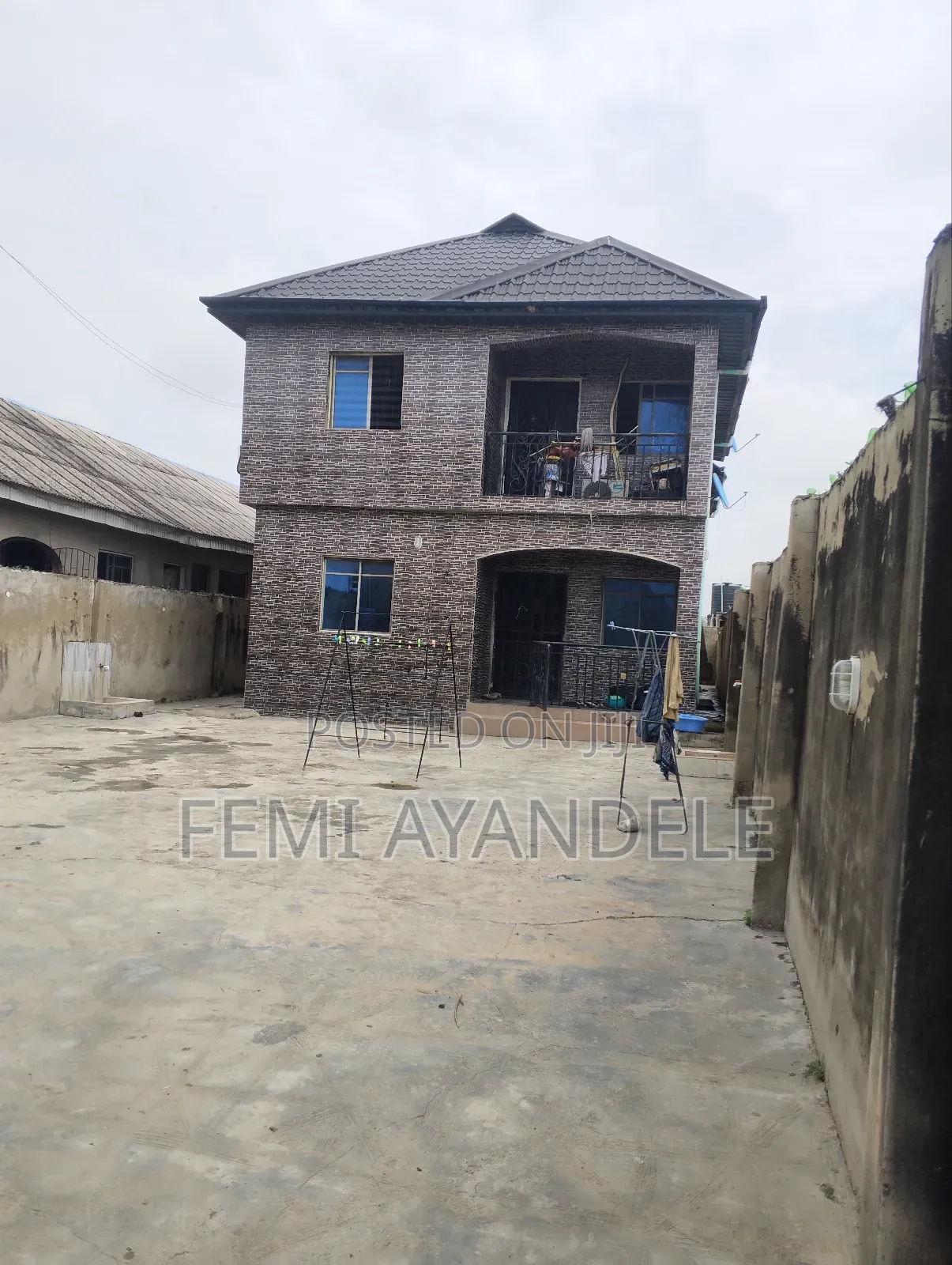 Furnished 10bdrm Block of Flats in Igbogbo Estate for sale