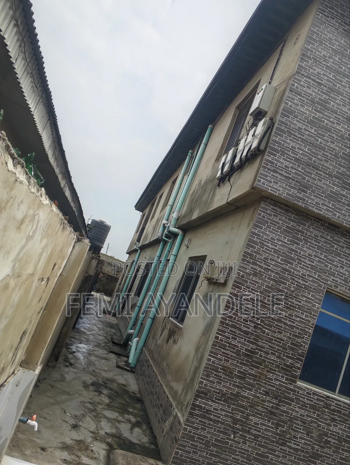 Furnished 10bdrm Block of Flats in Igbogbo Estate for sale