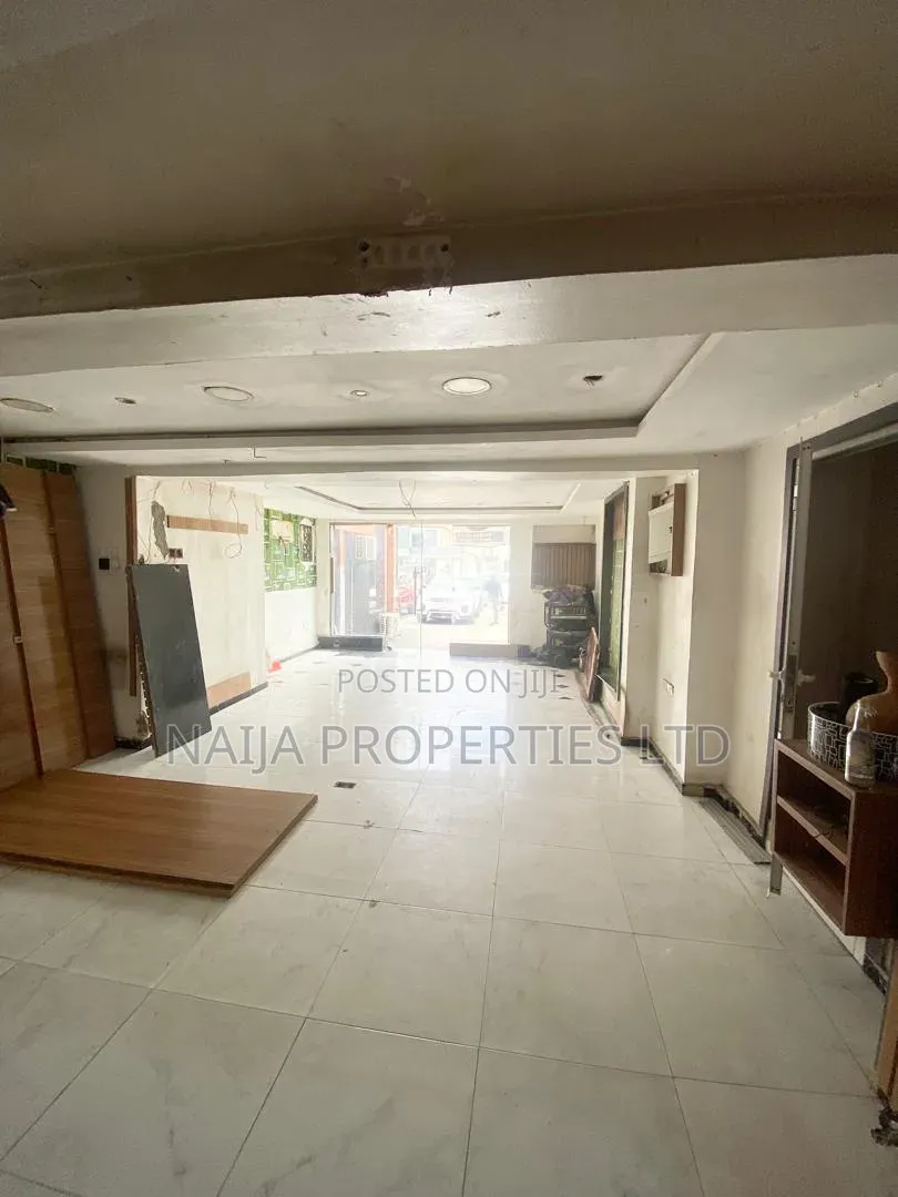 200sqm Office/Shop Space on a Major Rd at Lekki Phase 1 for Rent