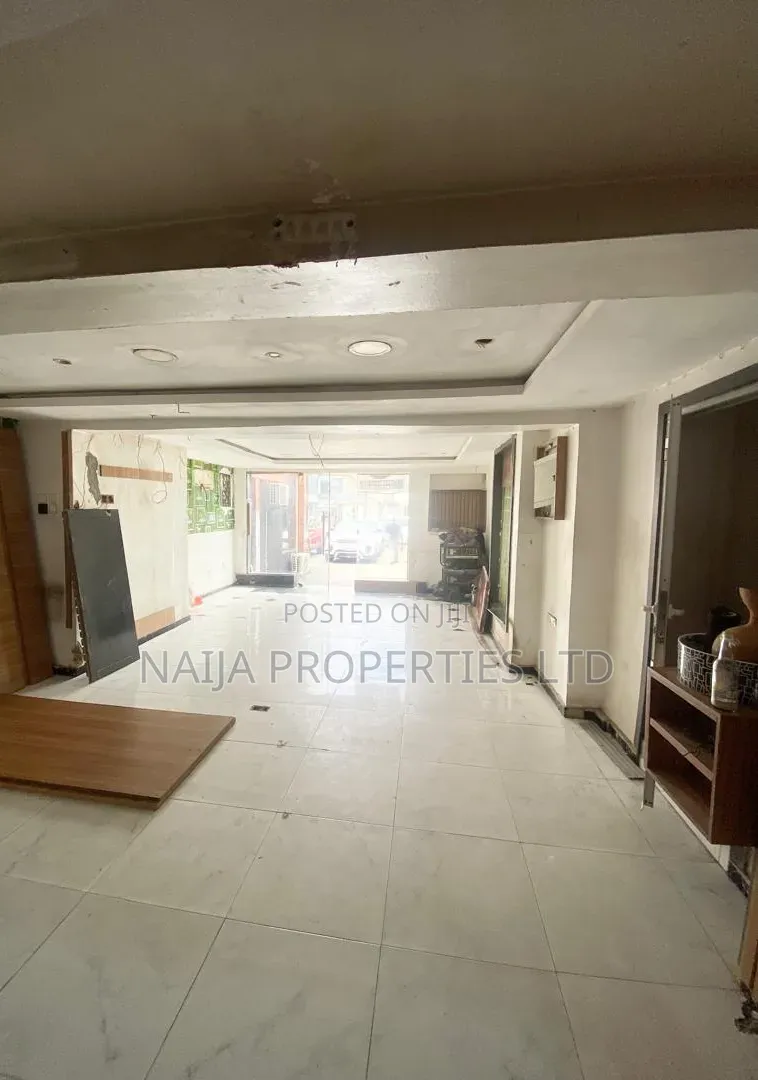 200sqm Office/Shop Space on a Major Rd at Lekki Phase 1 for Rent