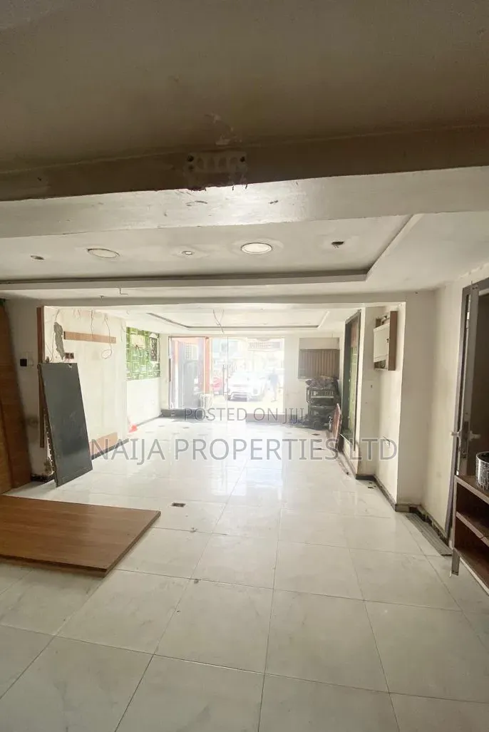 200sqm Office/Shop Space on a Major Rd at Lekki Phase 1 for Rent