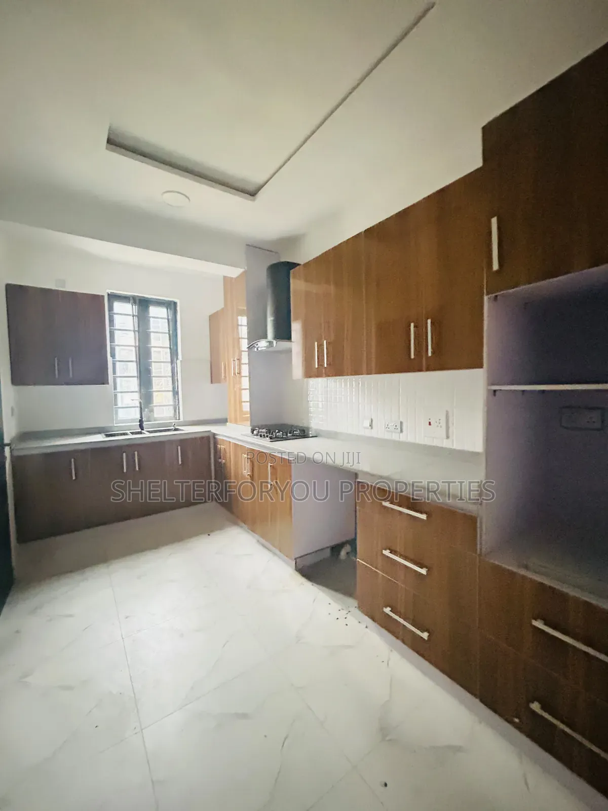2bdrm Apartment in Lekki Phase 1 for sale