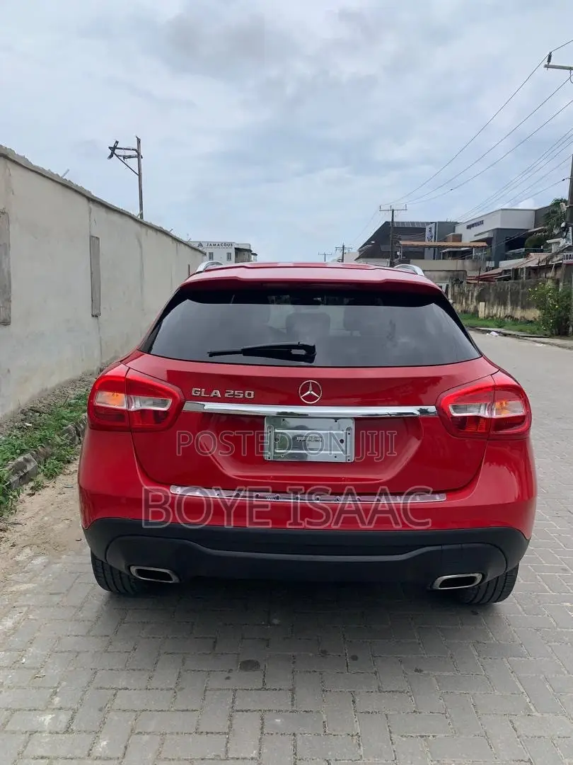 Mercedes-Benz GLA 250 2018 Red