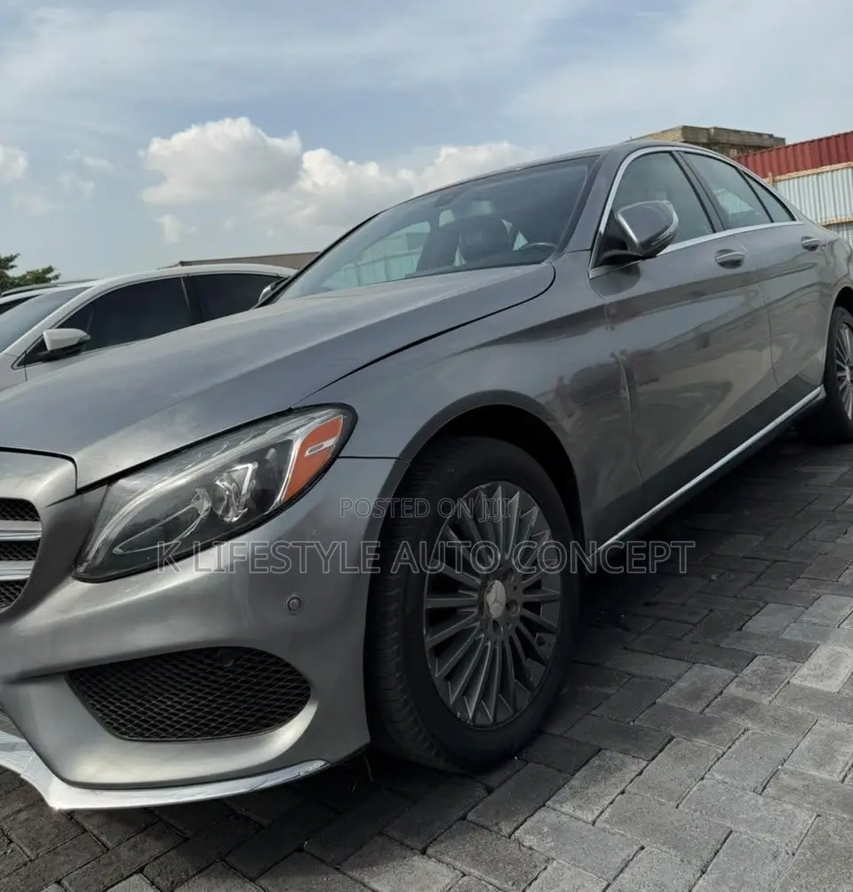 Mercedes-Benz C300 2016 Gray