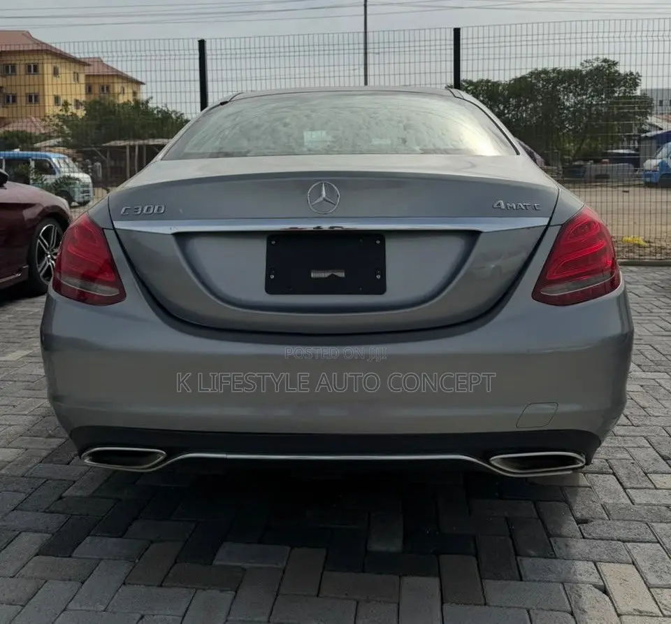 Mercedes-Benz C300 2016 Gray