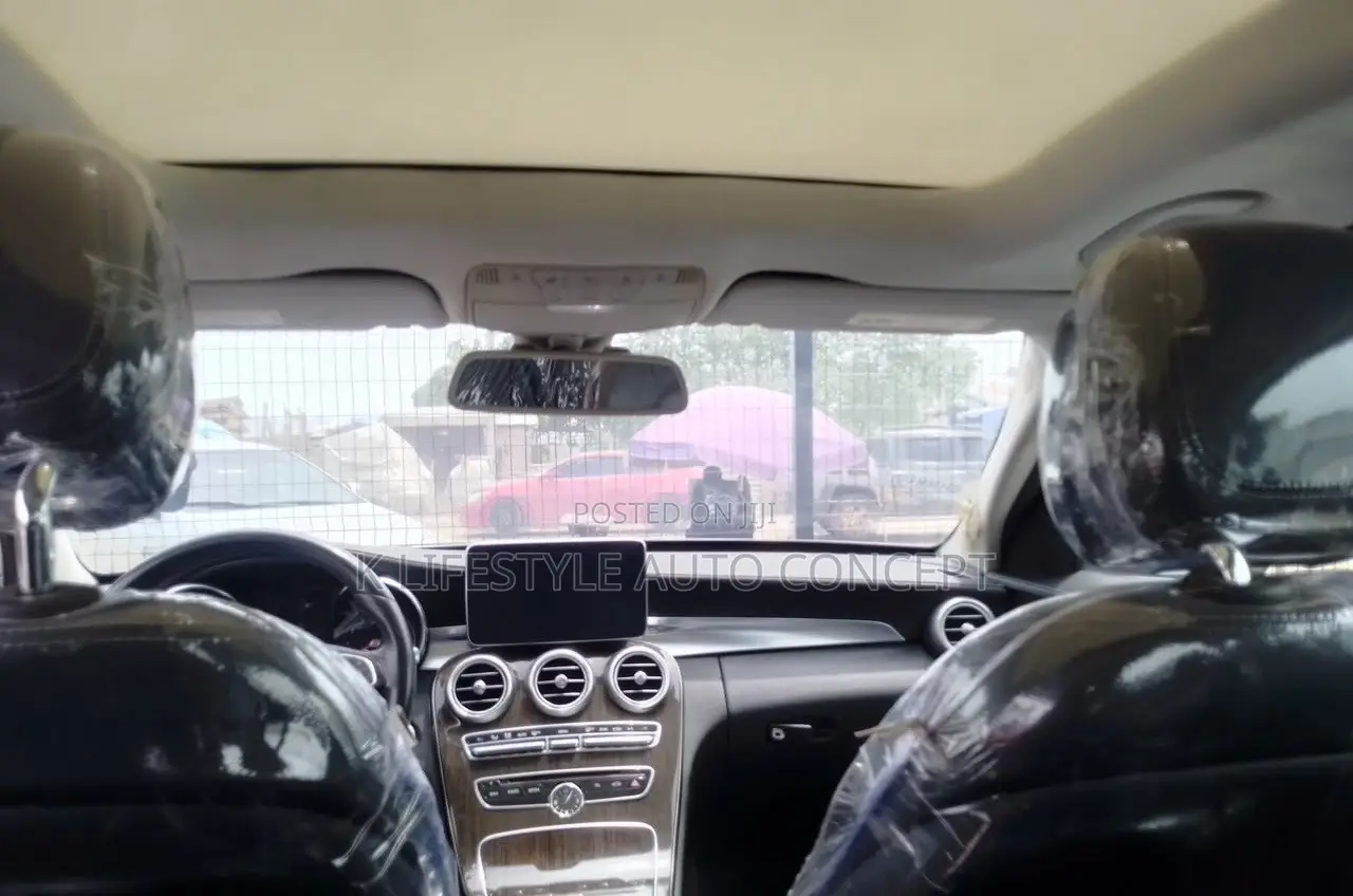 Mercedes-Benz C300 2016 Gray