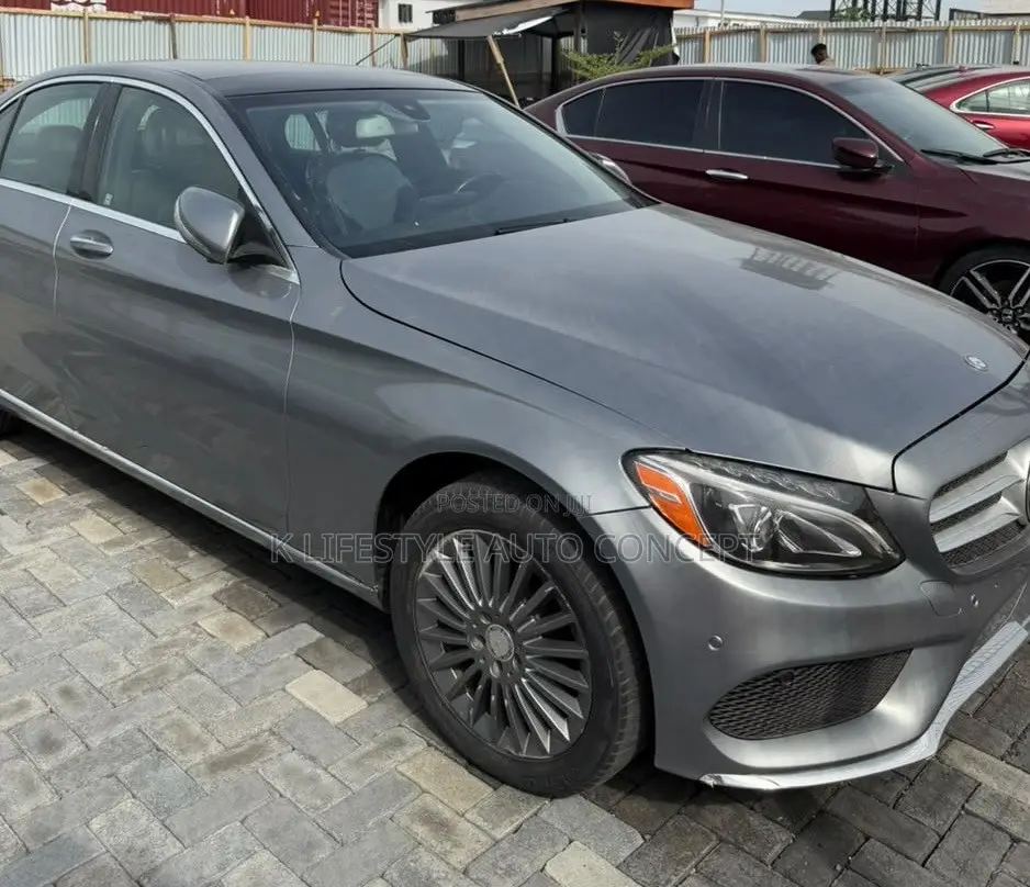 Mercedes-Benz C300 2016 Gray