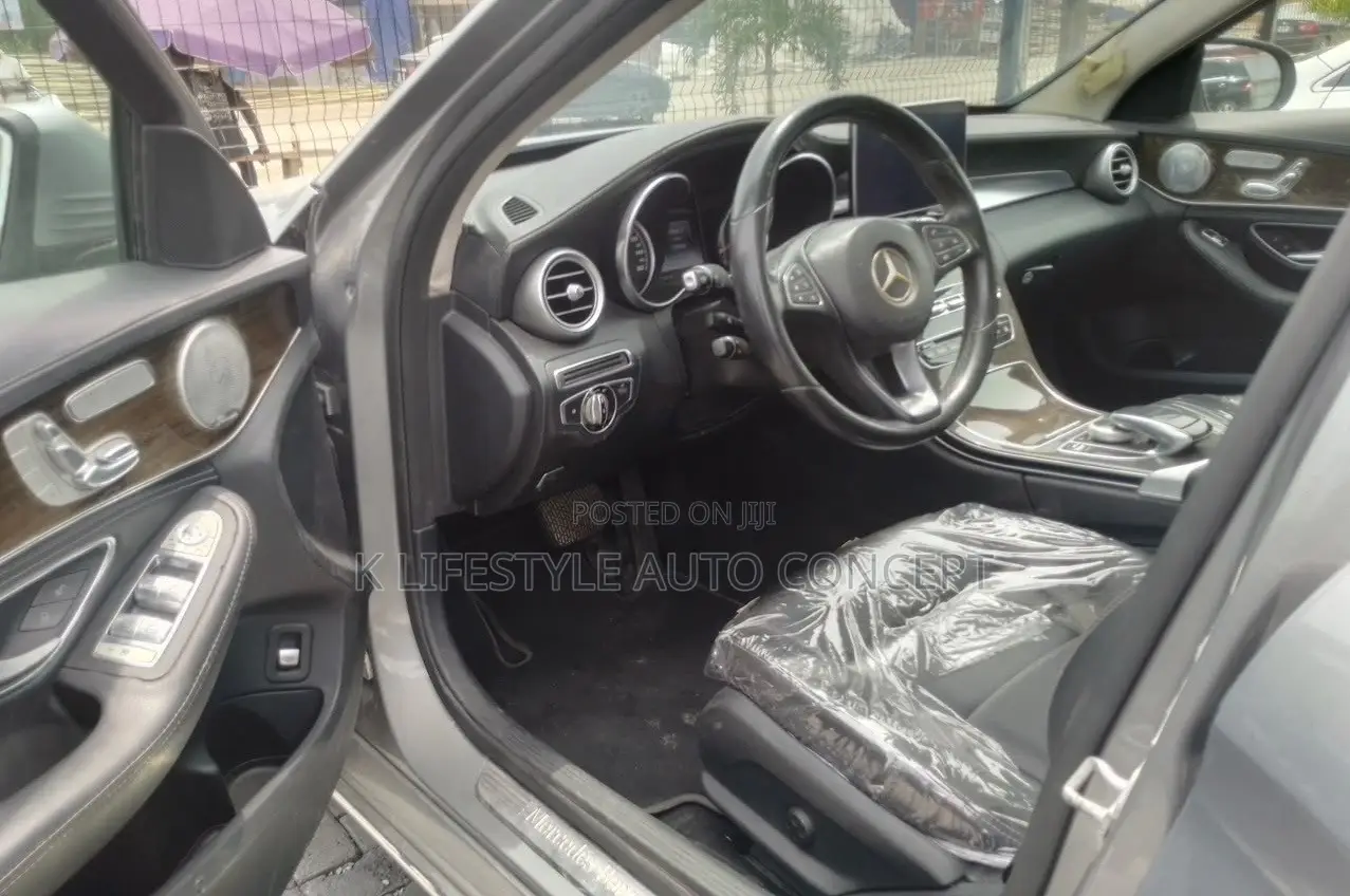 Mercedes-Benz C300 2016 Gray