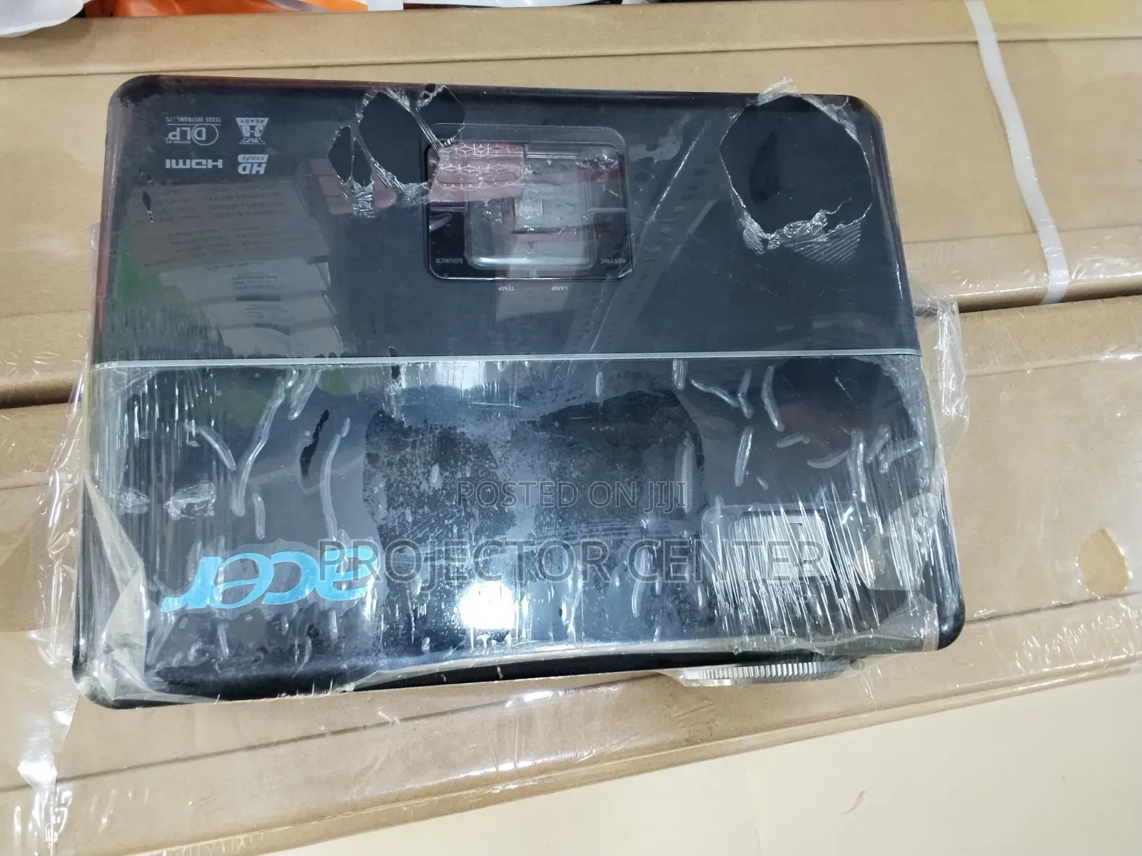 Acer P1303PW DLP Projector