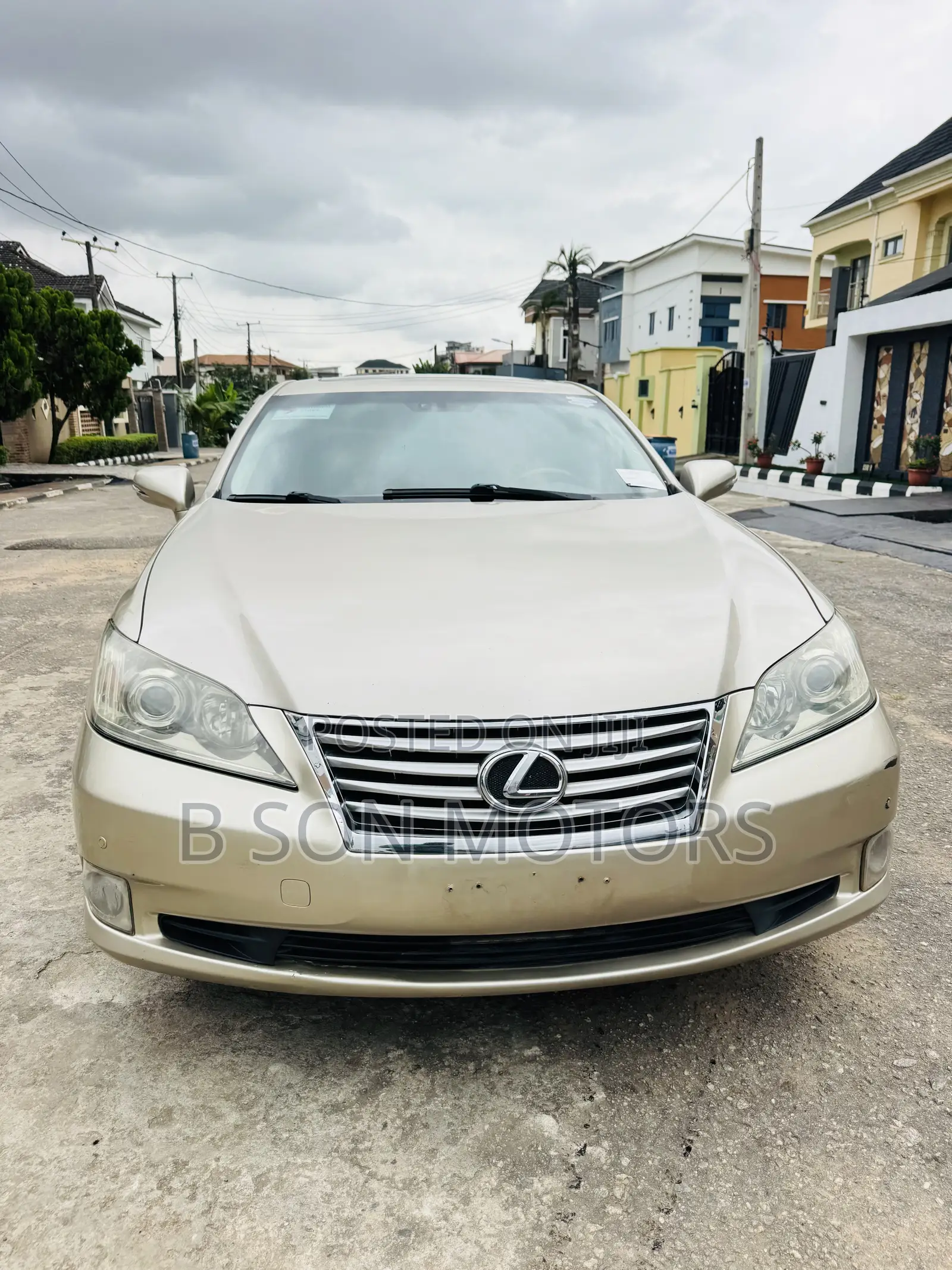 Lexus ES 350 2011 Gold
