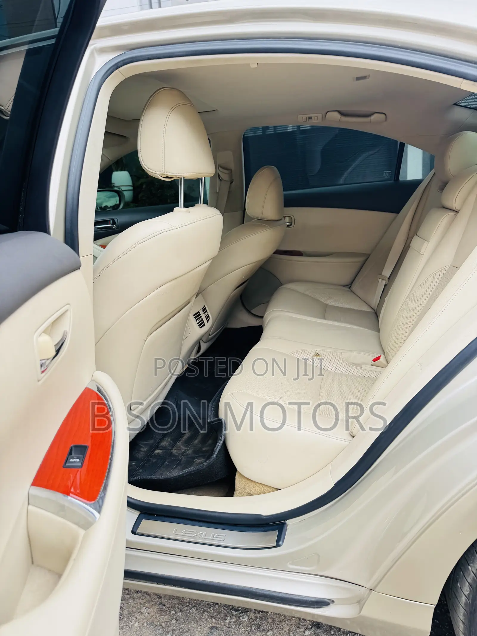 Lexus ES 350 2011 Gold