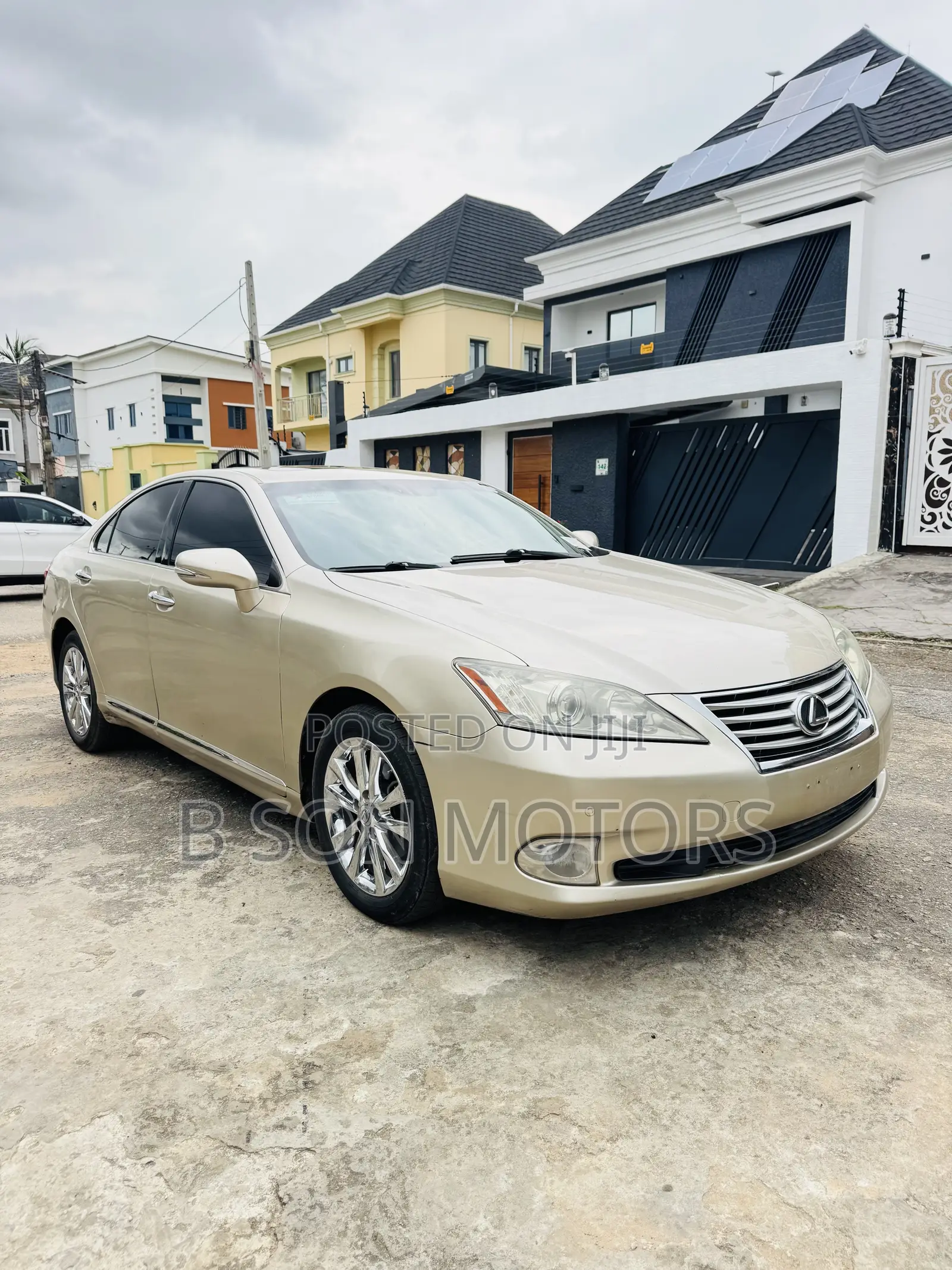 Lexus ES 350 2011 Gold
