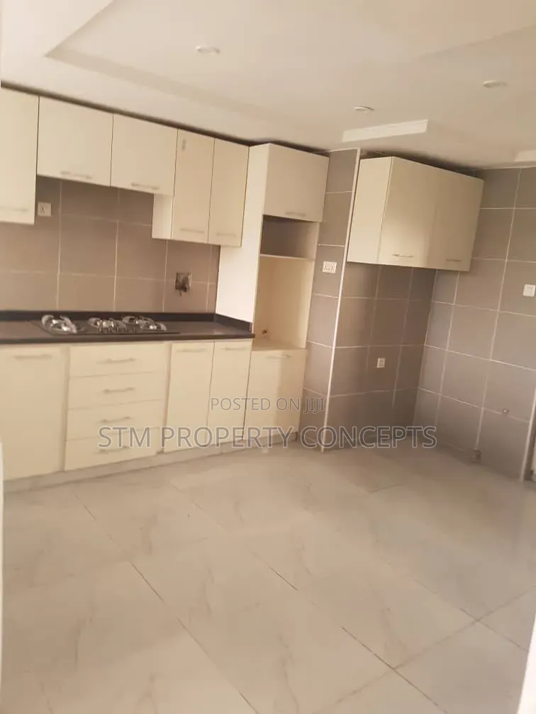 Furnished 3bdrm Apartment in Alaka/Iponri for rent