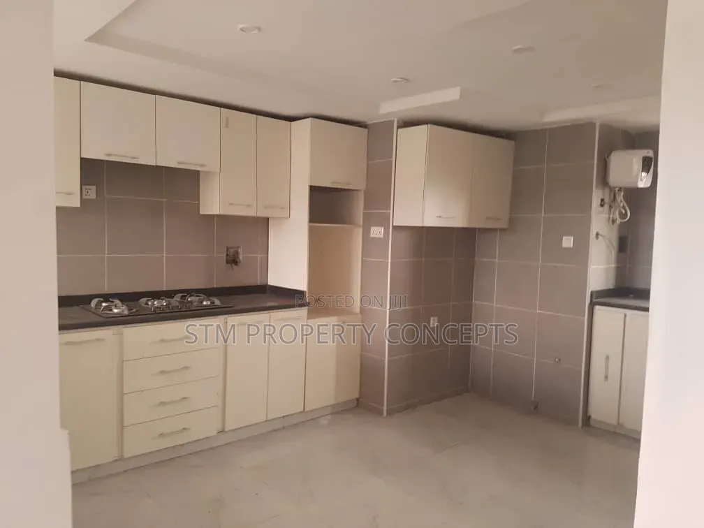 Furnished 3bdrm Apartment in Alaka/Iponri for rent