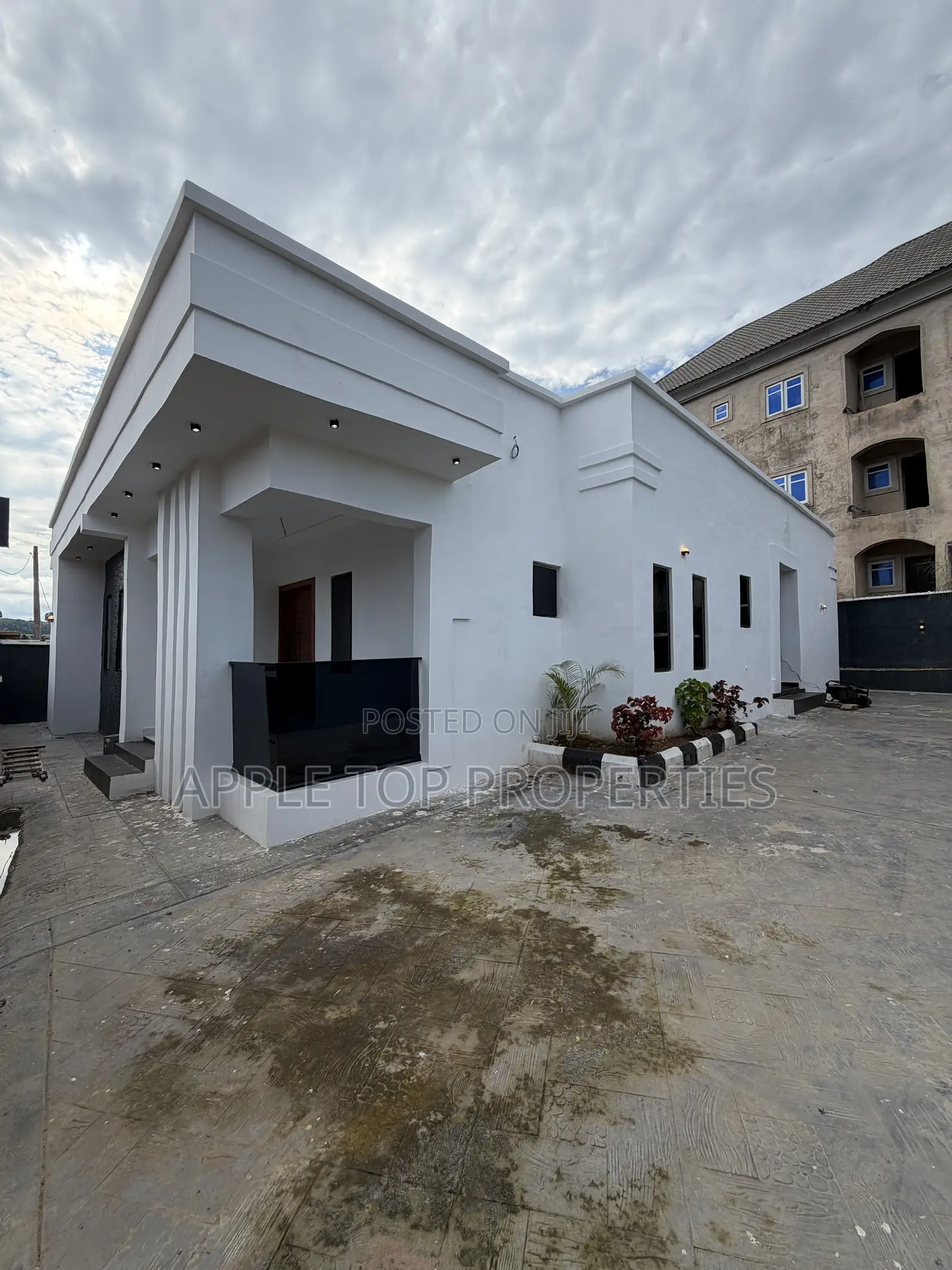 3bdrm Bungalow in Enugu for sale