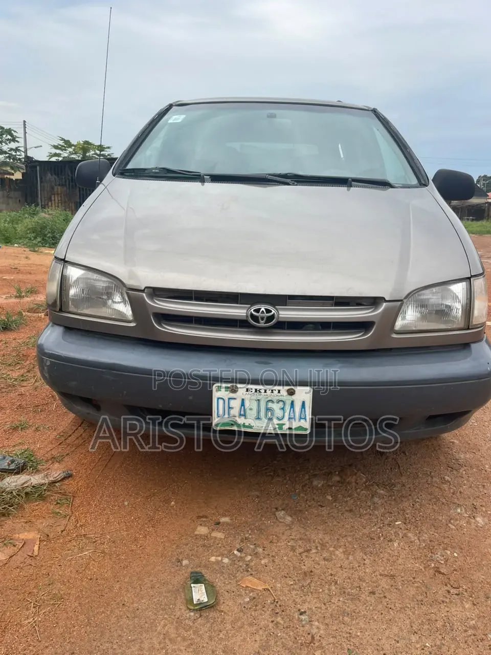 Toyota Sienna 1999 Ivory