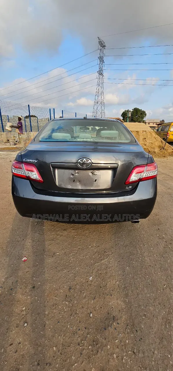 Toyota Camry 2010 Gray