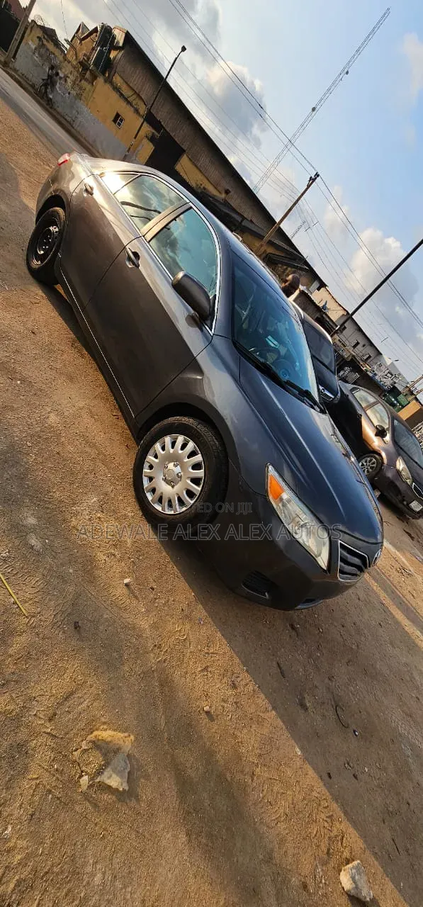 Toyota Camry 2010 Gray
