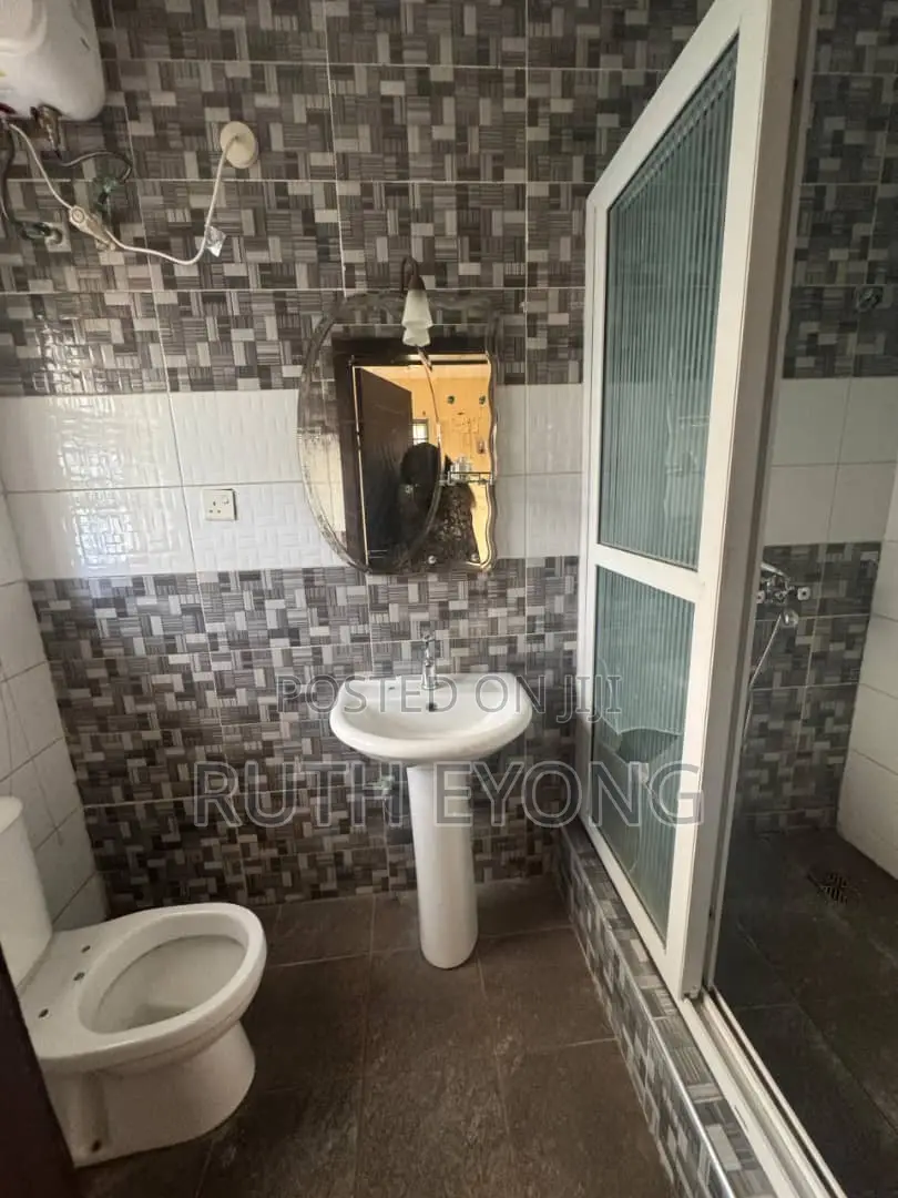 5bdrm Duplex in Lekki County Home, Ikota for rent
