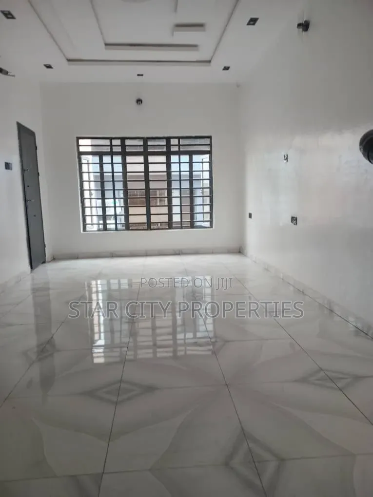 4bdrm Townhouse/Terrace in Opebi for sale