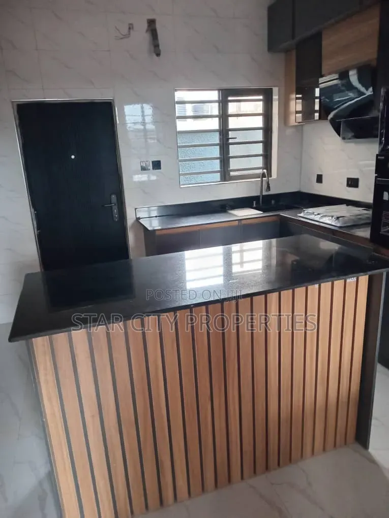 4bdrm Townhouse/Terrace in Opebi for sale