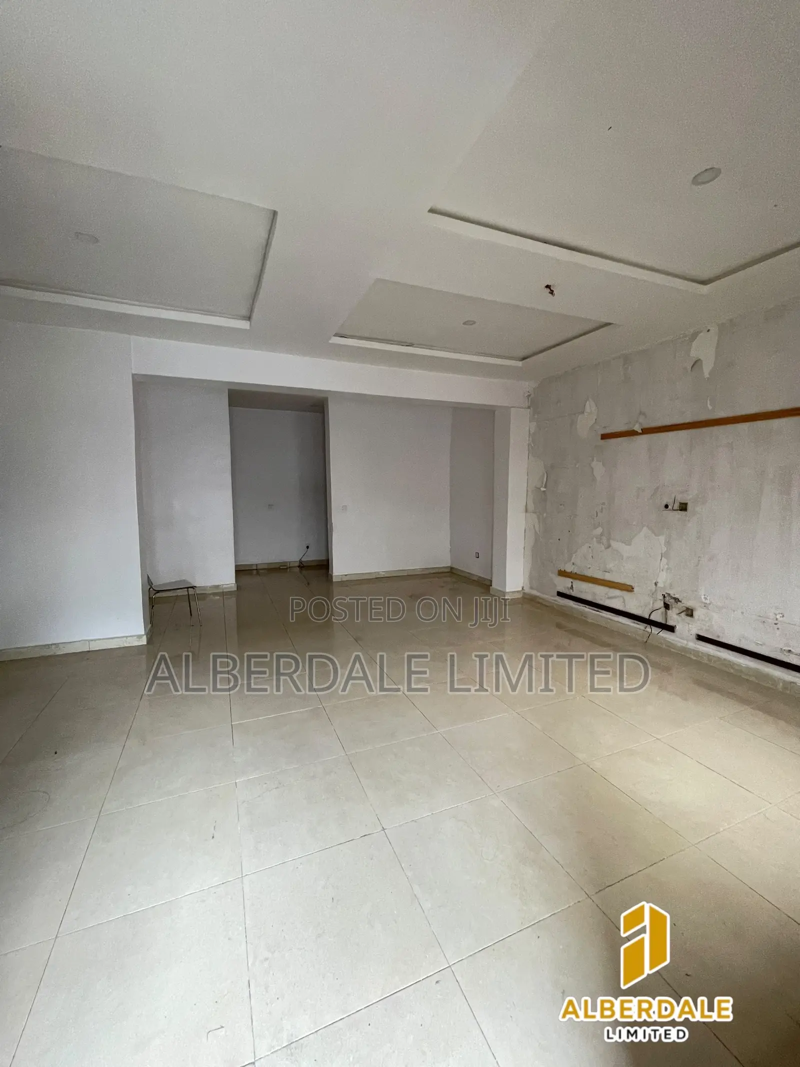 2bdrm Block of Flats in Chevron for rent