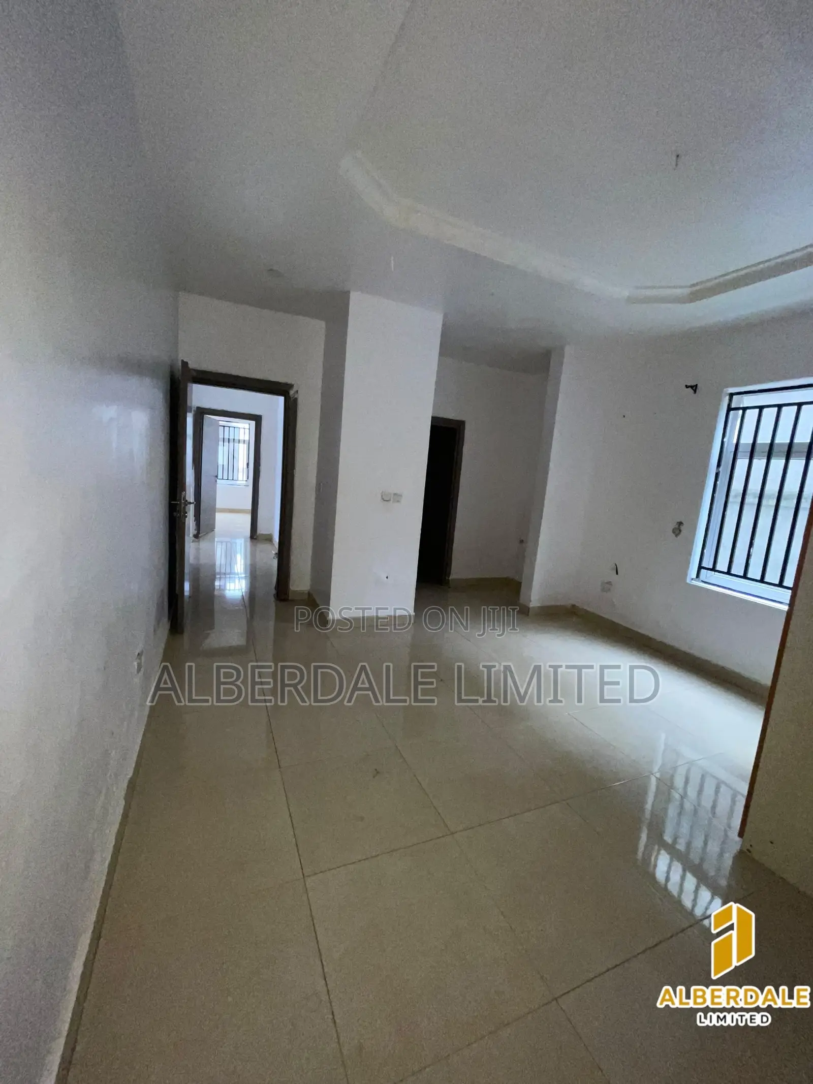 2bdrm Block of Flats in Chevron for rent