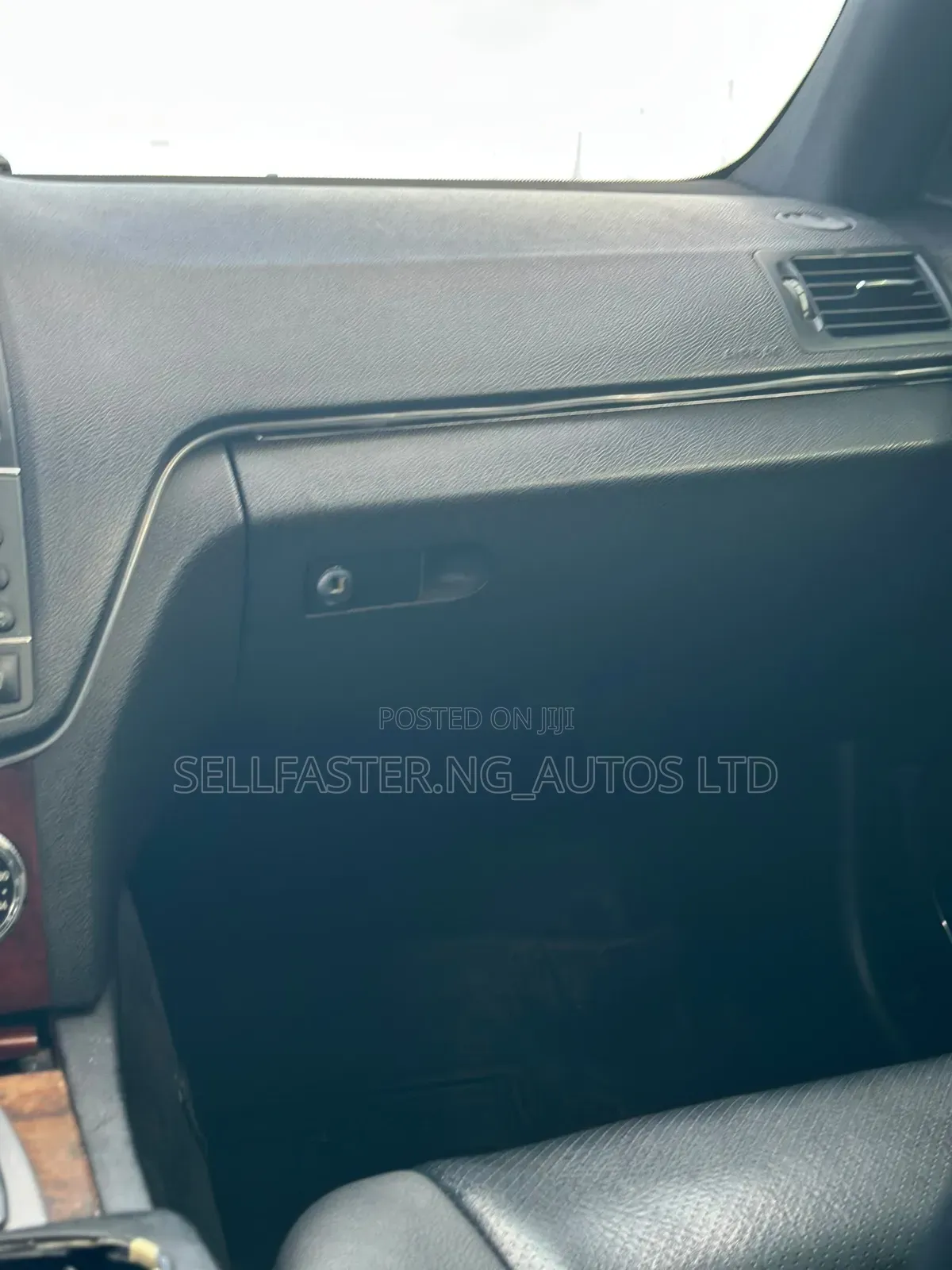 Mercedes-Benz C300 2010 Black